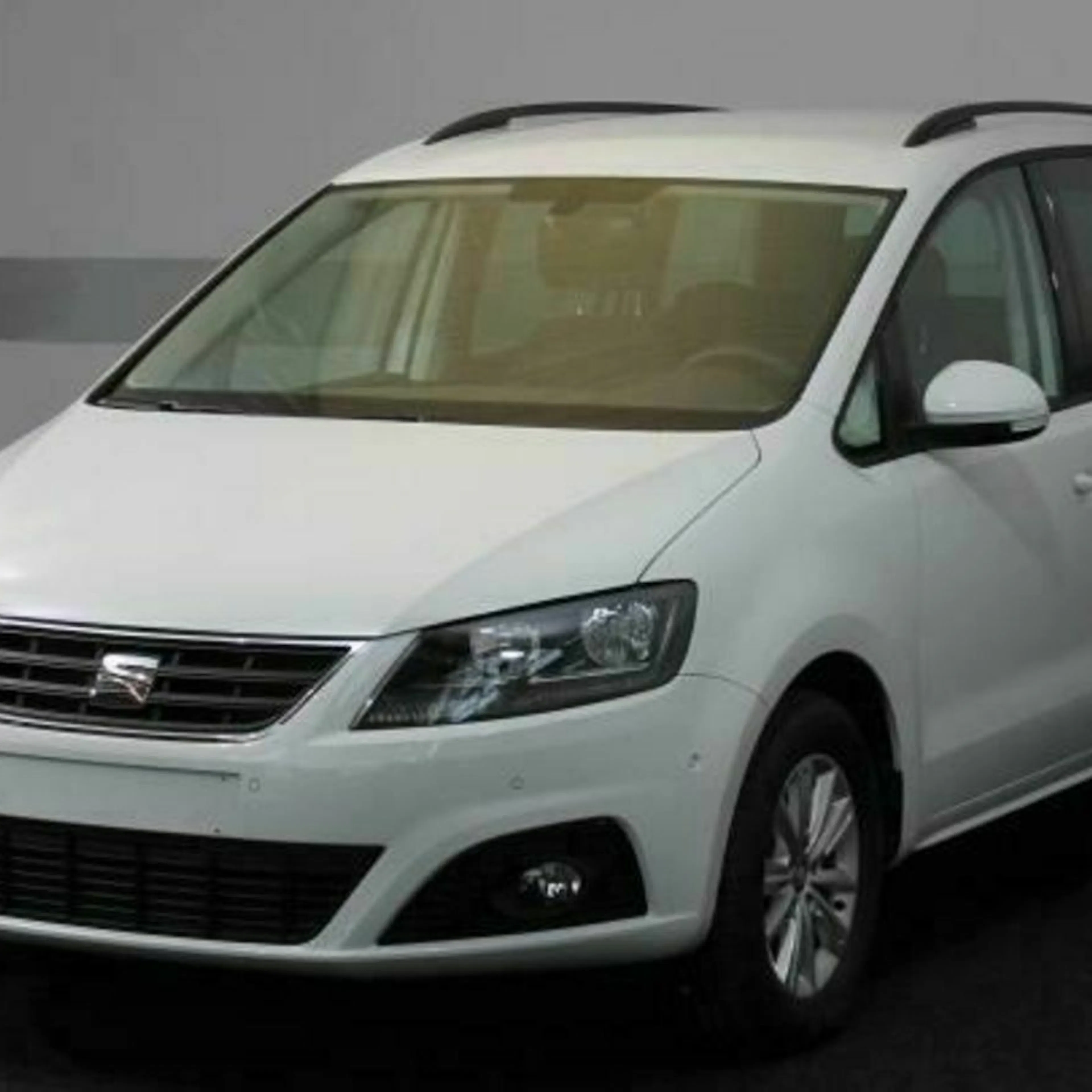 Seat Alhambra Dreiviertel-Frontansicht