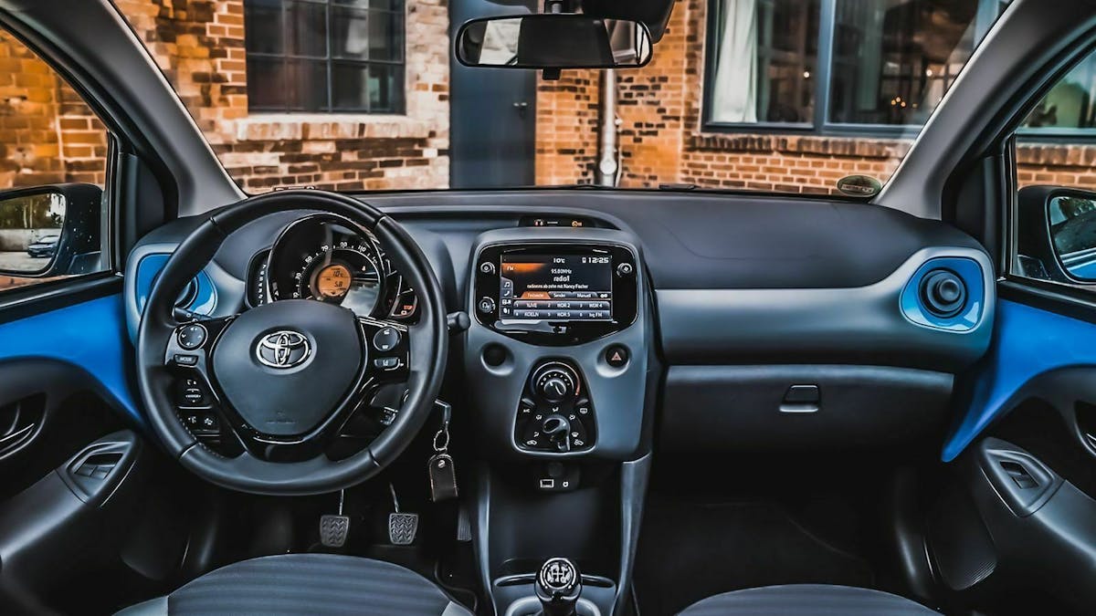 Cockpit-Ansicht des Toyota Aygo