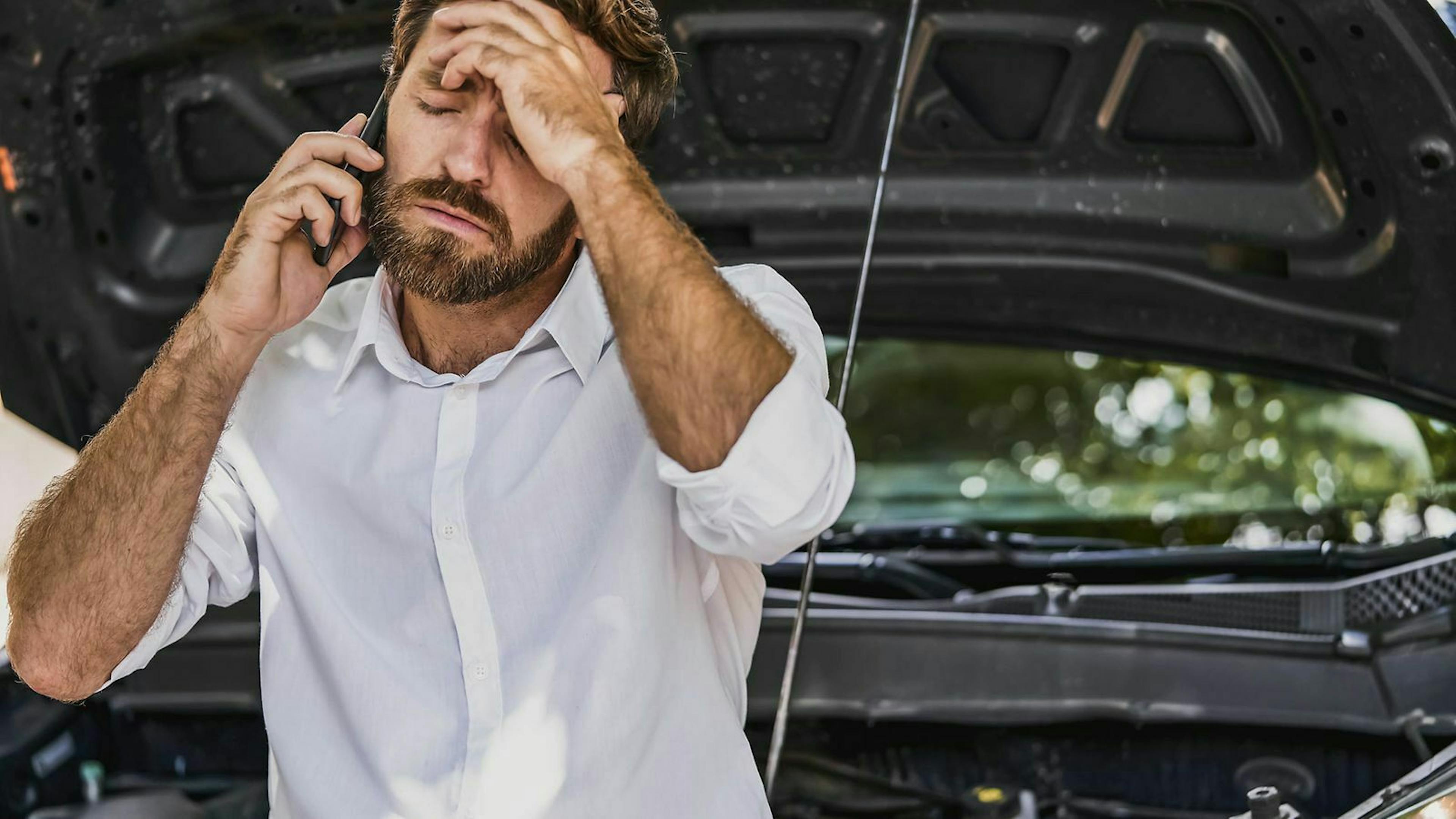 Um Versicherungsbetrug zu vermeiden, solltest du unbedingt die Polizei rufen.