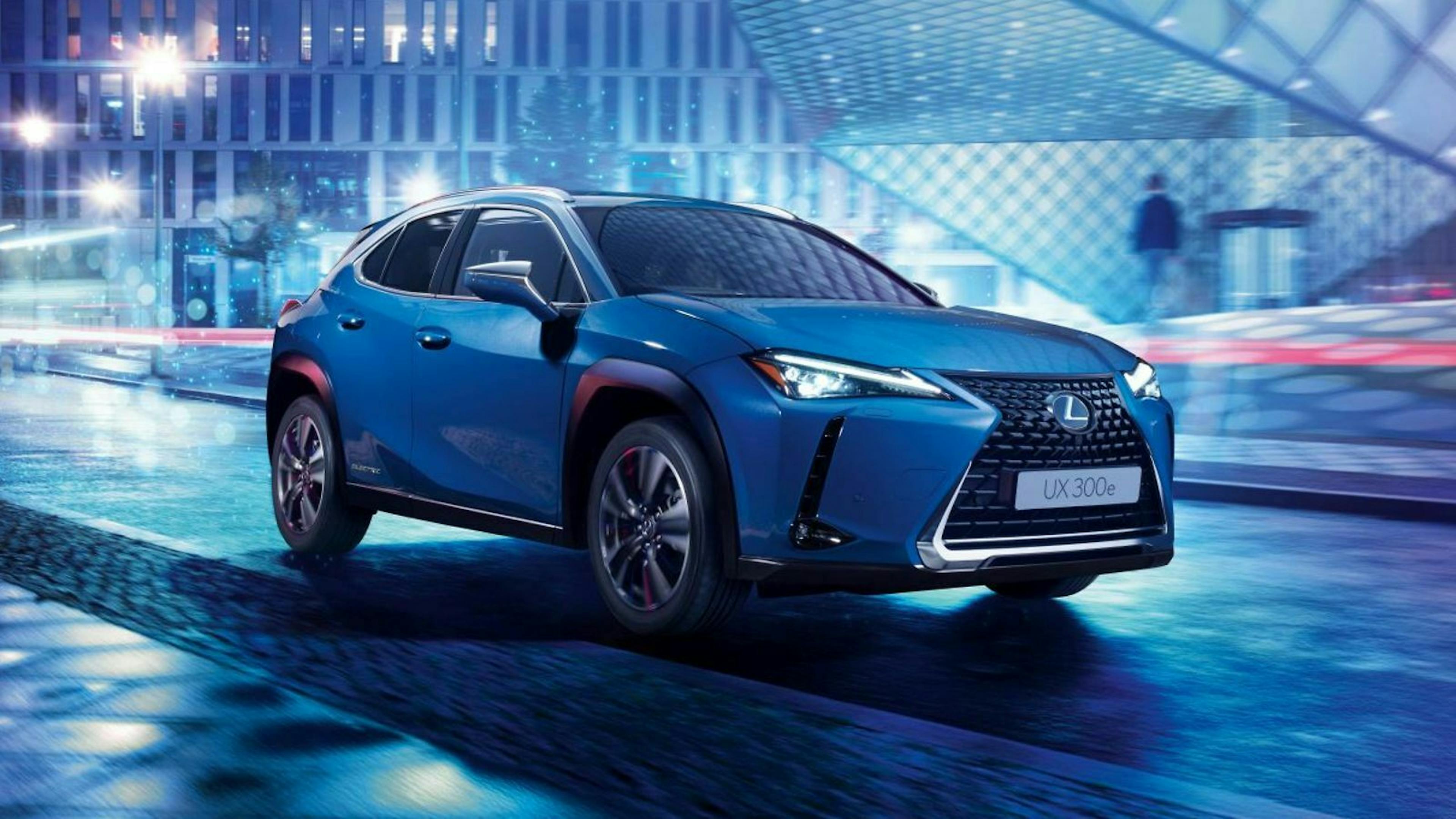 Lexus UX 300e in der Ansicht von vorne-rechts
