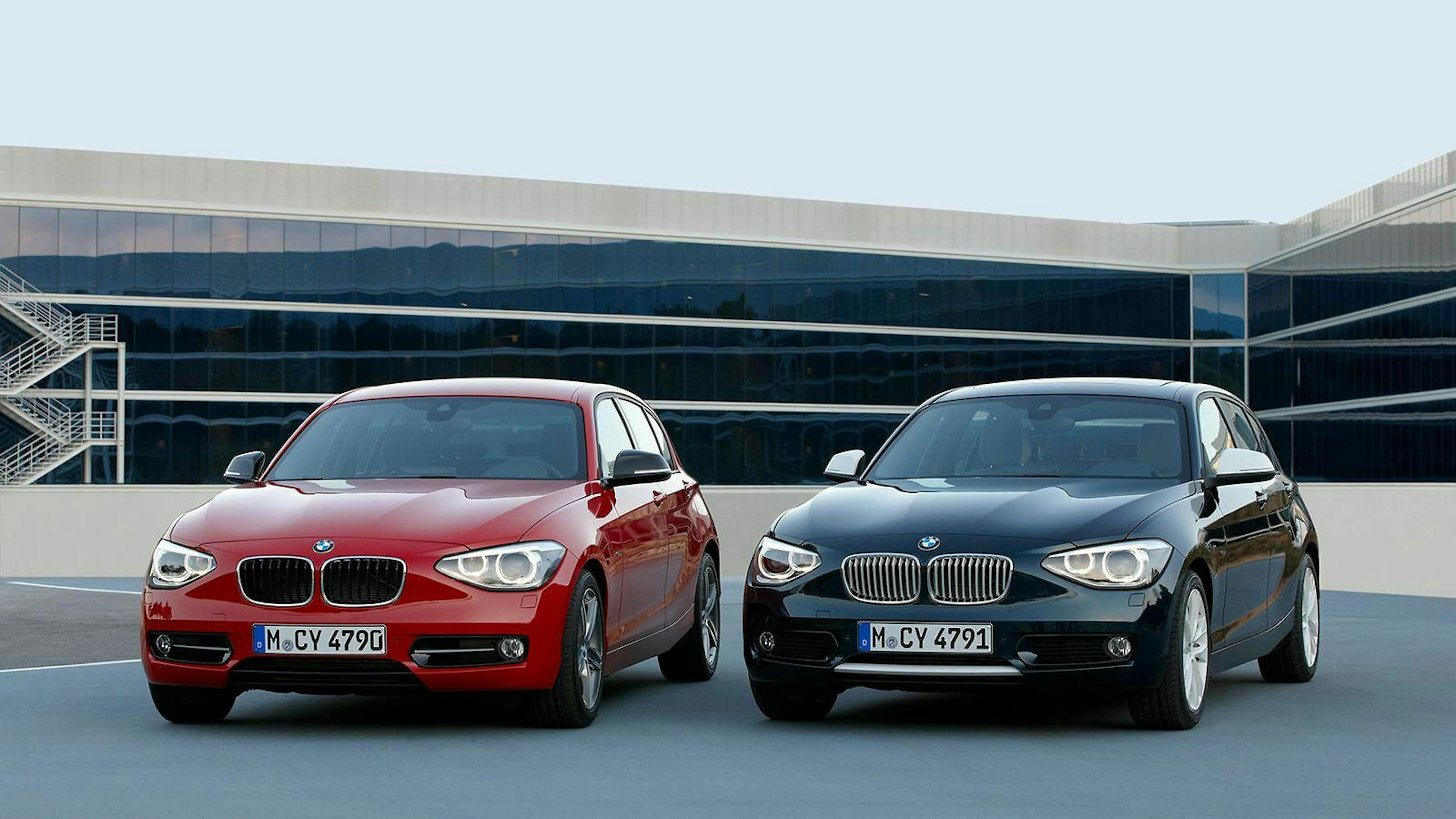 Zu sehen sind die BMW 1er Modelle Sport und Urban Line 