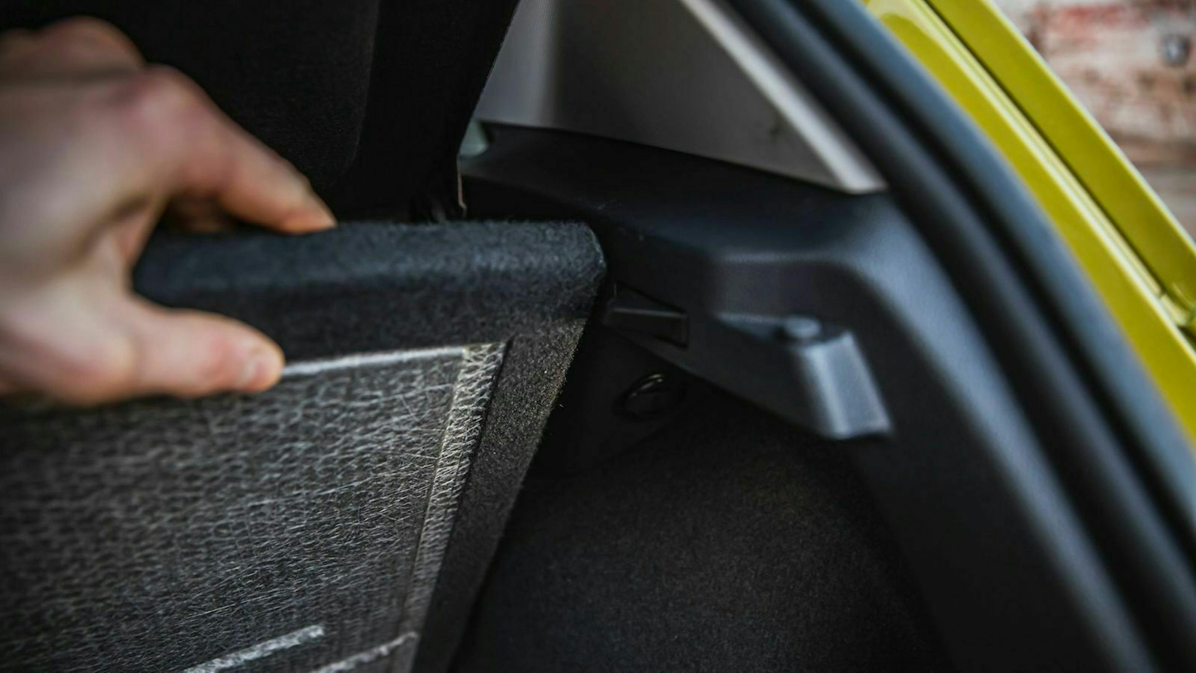 VW Golf 8 detailansicht kofferraumabdeckung