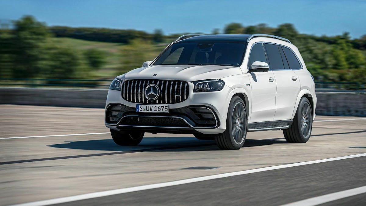 Der Mercedes-AMG GLS 63 in der Frontansicht, fahrend