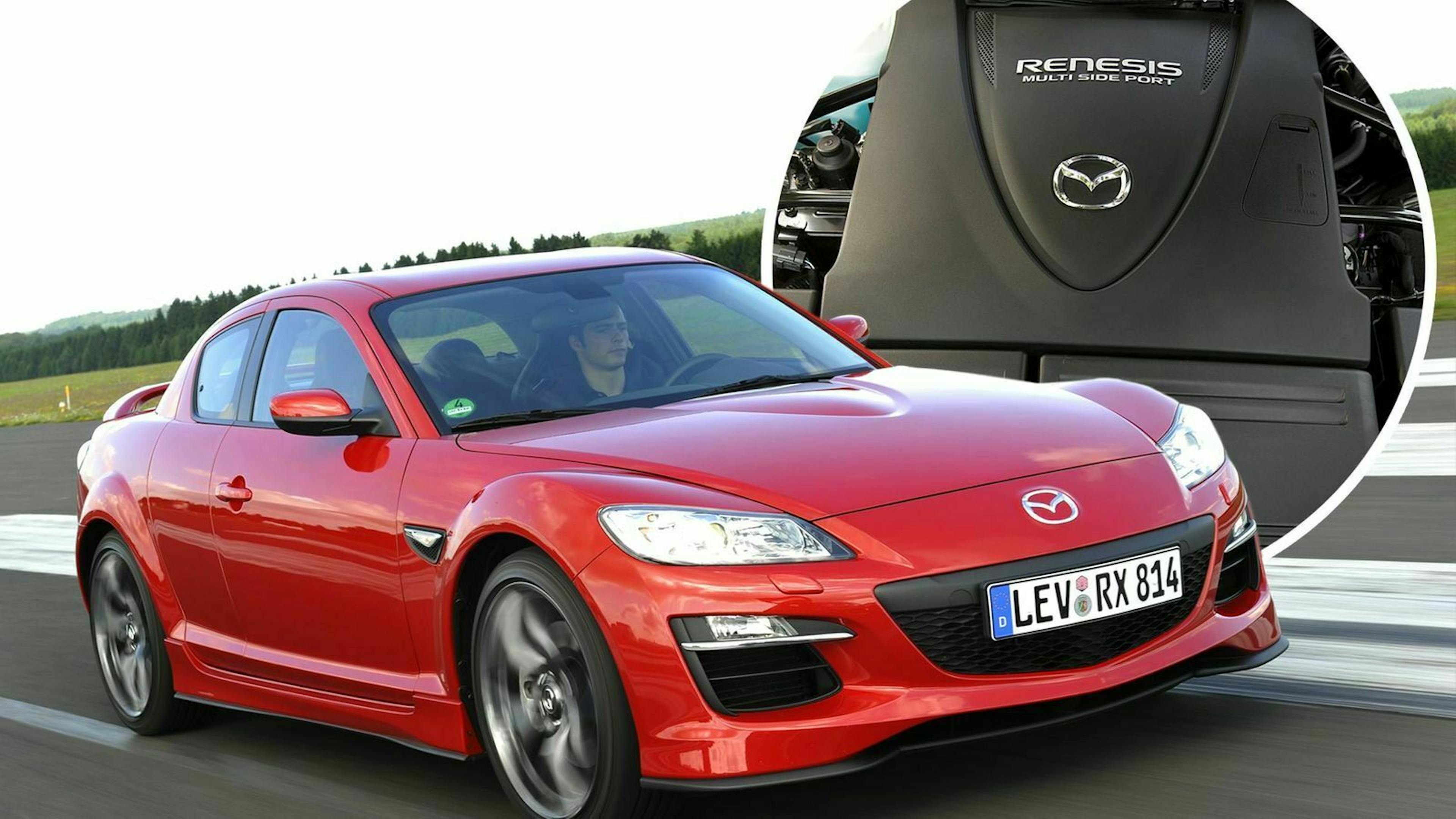 Mazda RX8 in Frontansicht fahrend mit Motor
