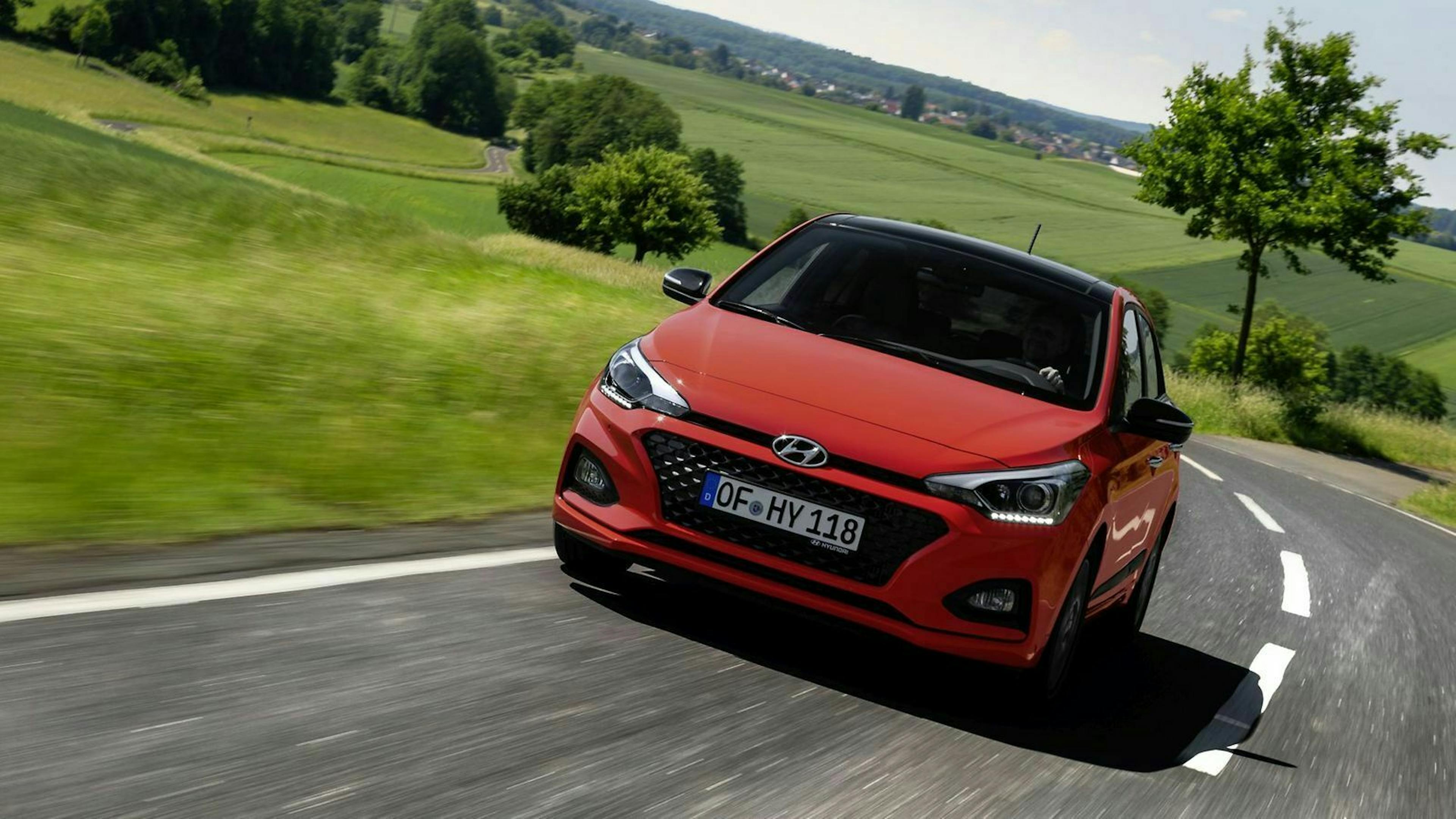Hyundai i20 in der Frontansicht, fahrend 