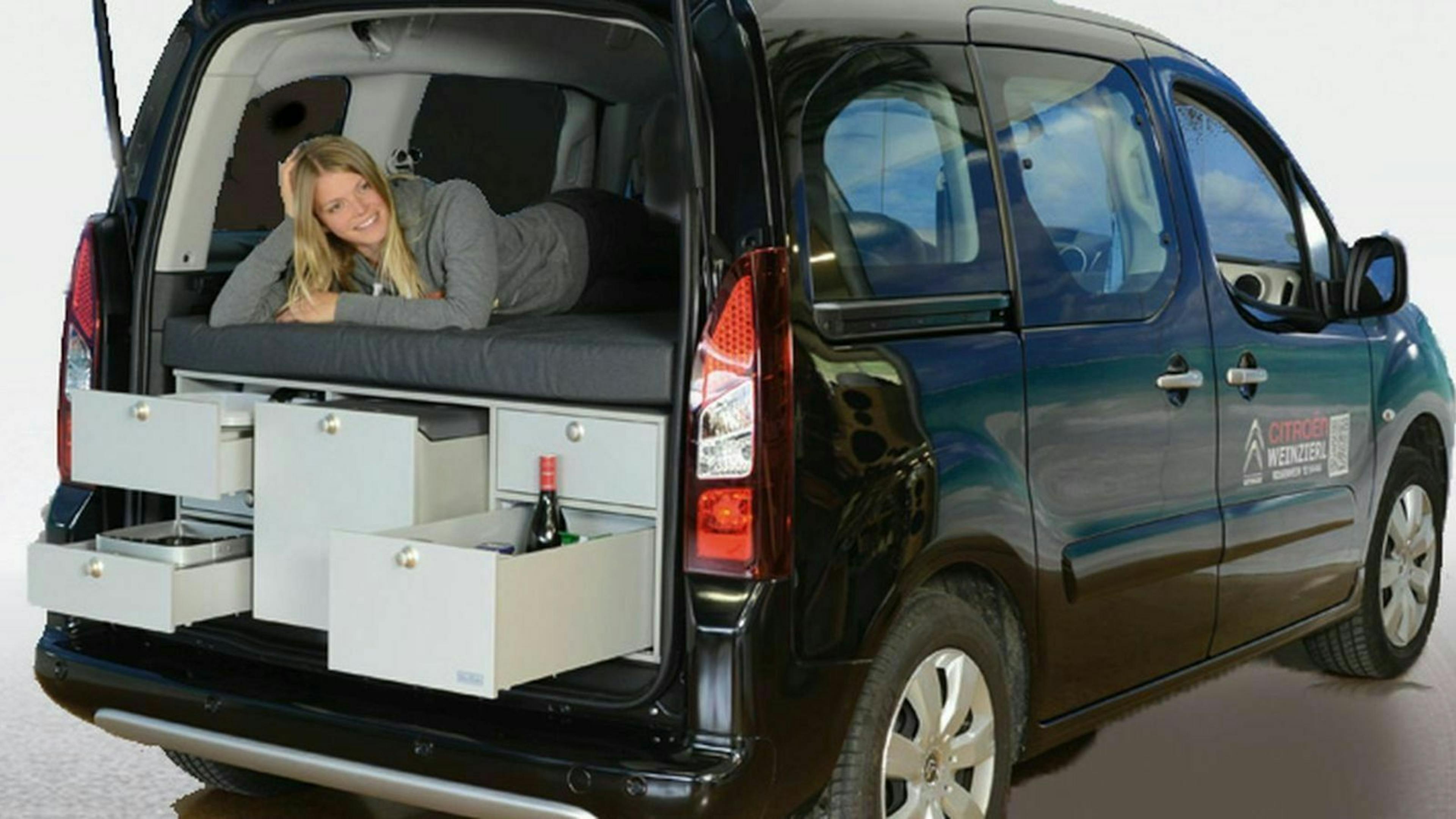 You can see the trunk of the VanEssa van