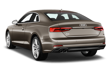 Braunes Audi A5 Coupé, Heckansicht. Fahrzeug steht auf einem transparenten Hintergrund. Sichtbar sind Markenlogo, Rücklichter und Auspuffrohre.
