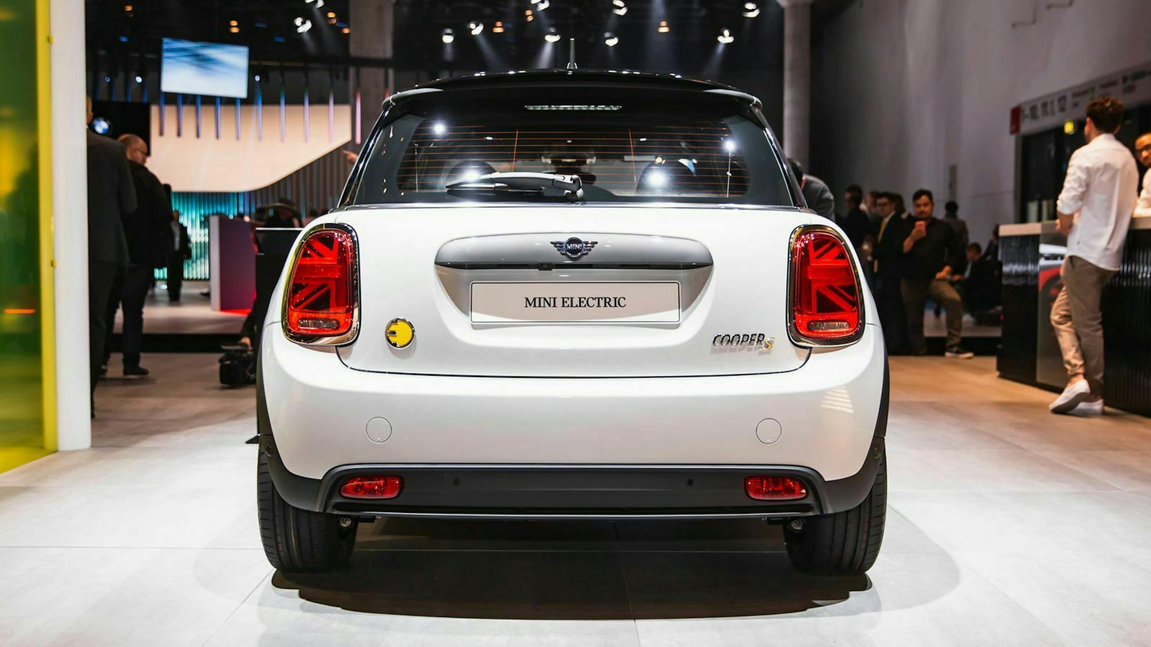 Mindestens 32.500 Euro verlangt Mini für den Cooper SE