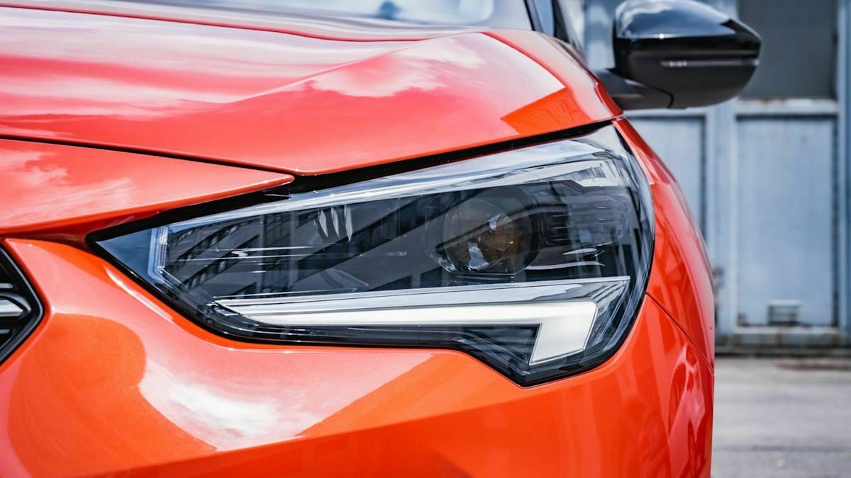 Opel Corsa 2020 mit Sicht auf rechten Scheinwerfer