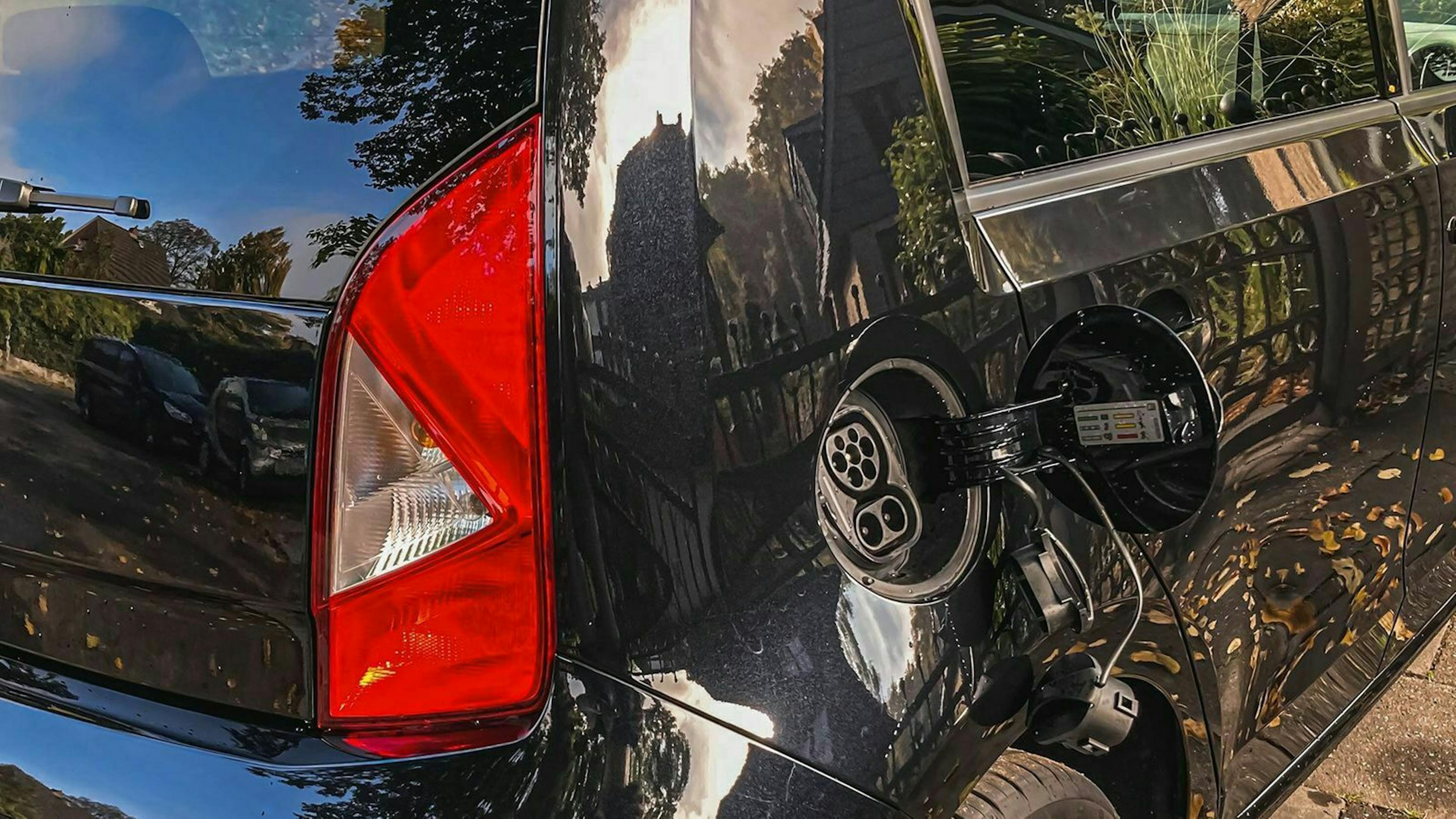 Der Ladezugang eines E-Autos