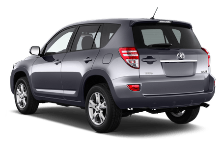 Silberner Toyota SUV, Ansicht von hinten und der Seite, auf weißem Hintergrund. Fahrzeug ohne Kennzeichen.