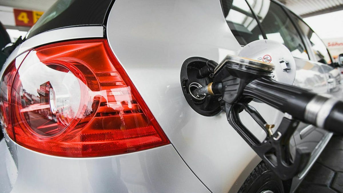 Benziner prägen nach wie vor die Standards im öffentlichen Verkehr.
