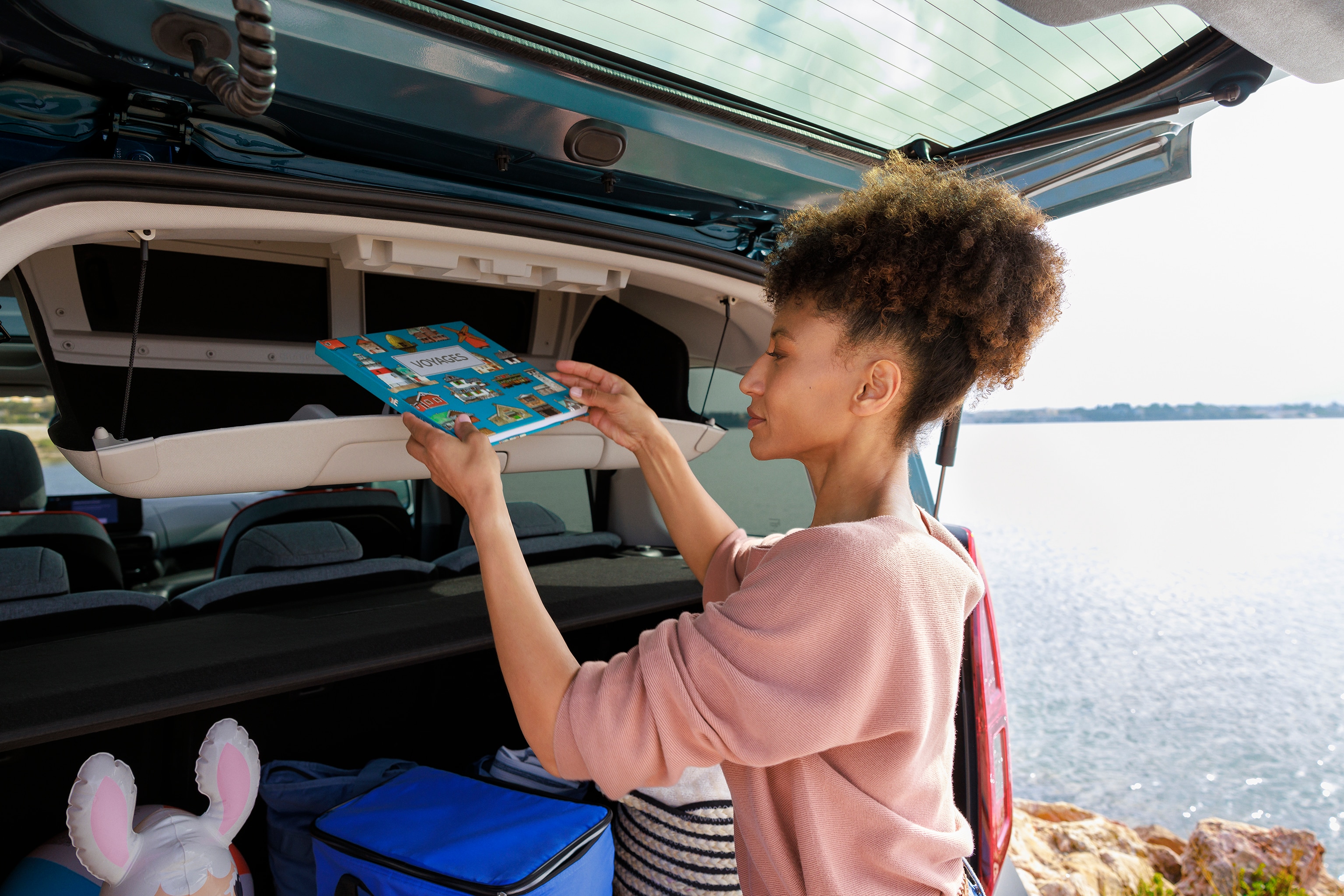 Die Kofferaumablage im Citroen e-Berlingo