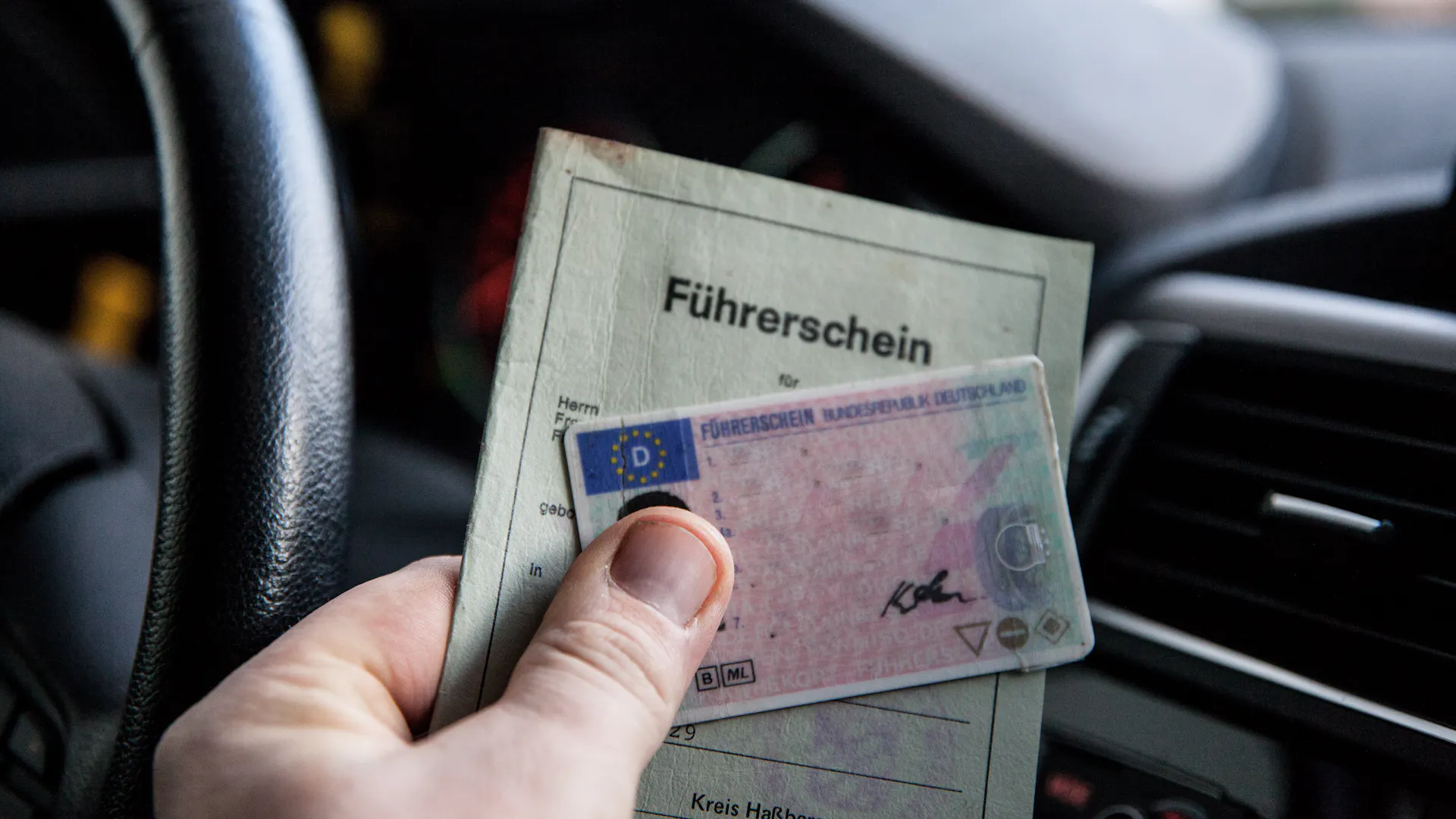 Der Fahrzeugbrief einfach erklärt | mobile.de