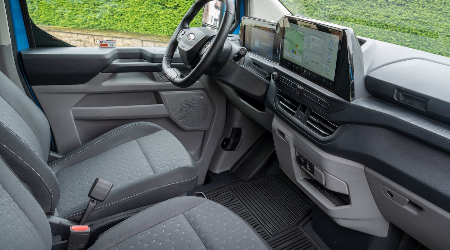 Ford e-Transit Custom Kastenwagen Armaturenbrett und Lenkrad