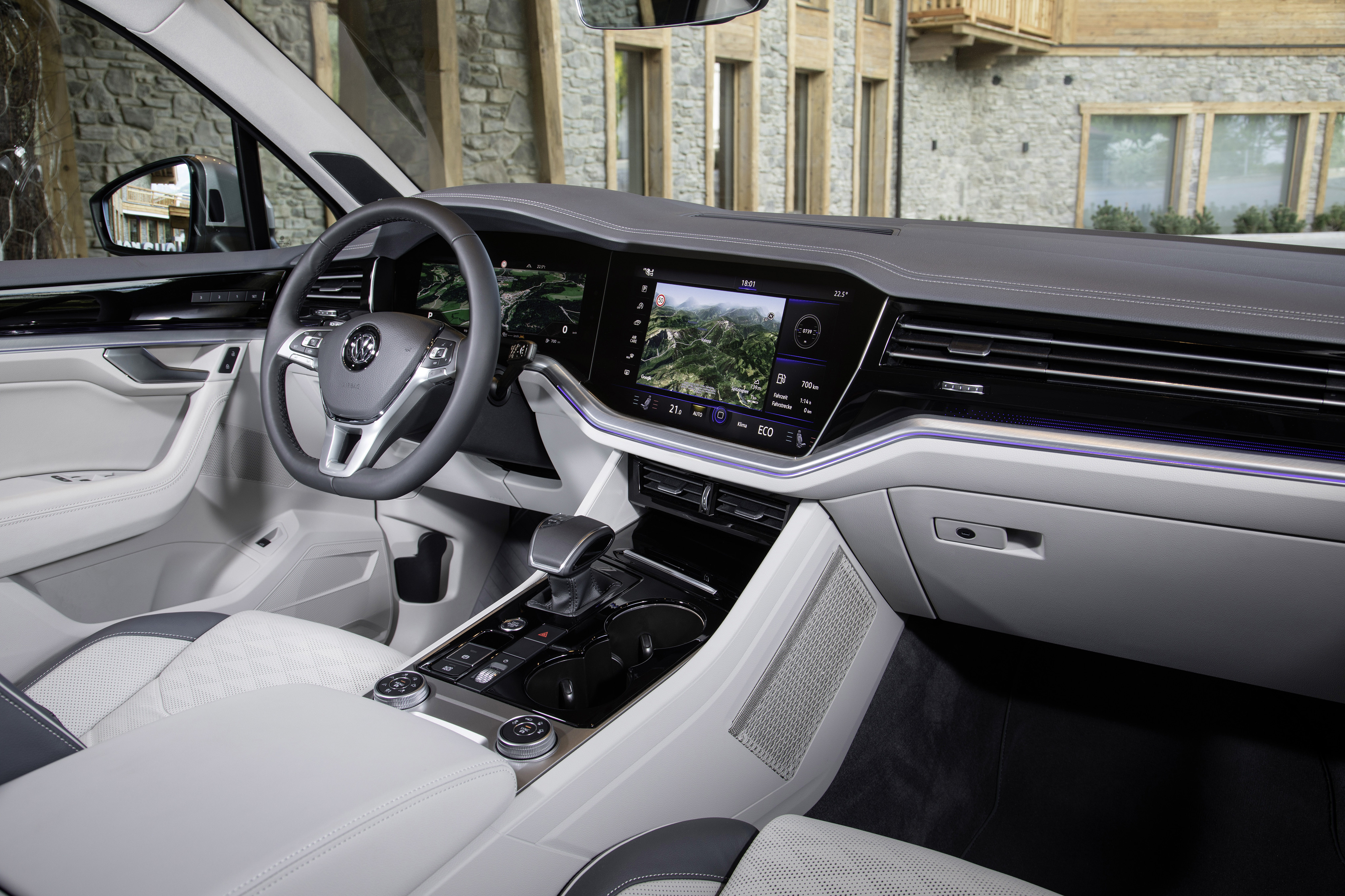 Das Armaturenbrett des Volkswagen Touareg.