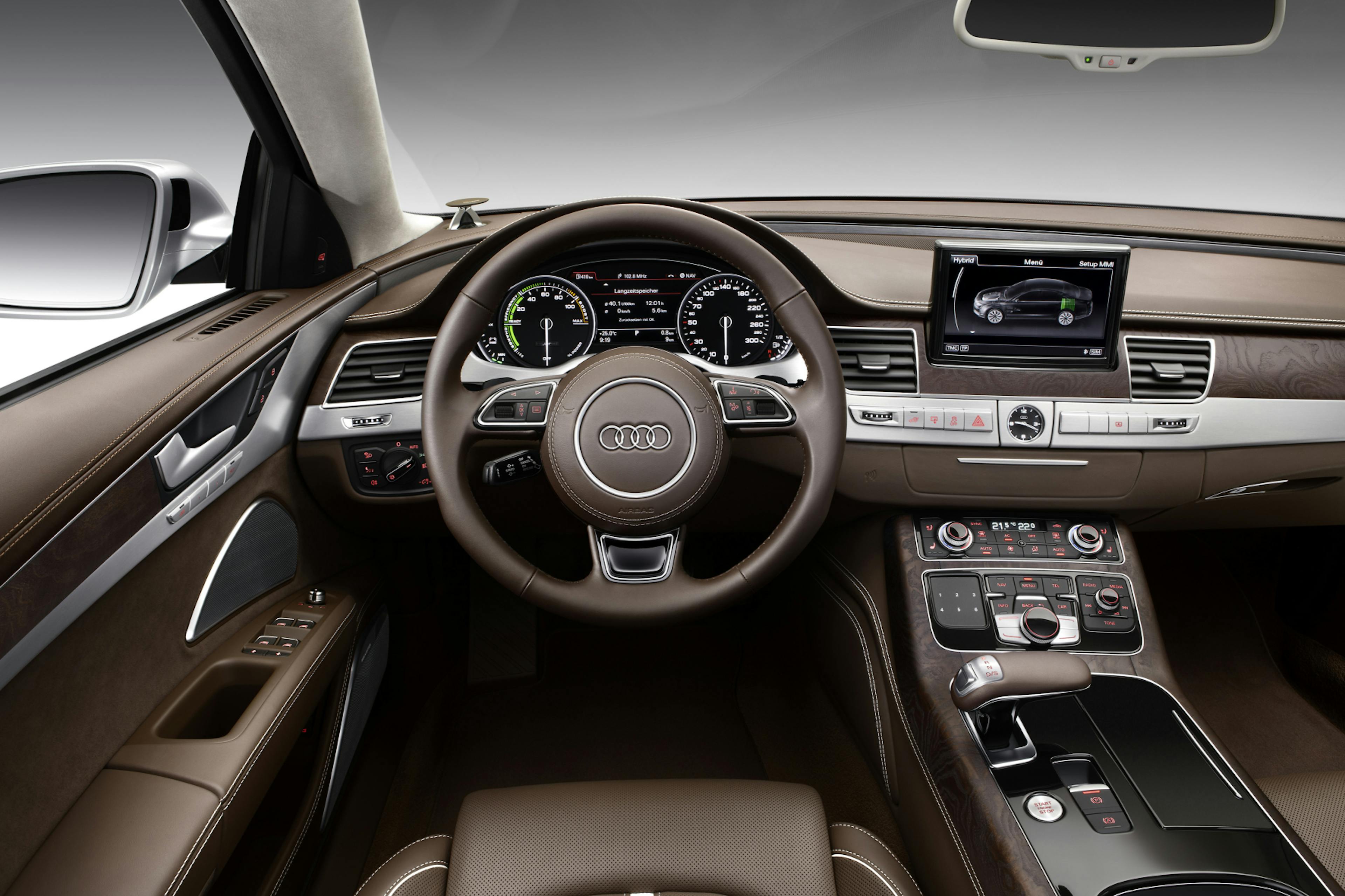Das Cockpit eines Audi A8 D4.