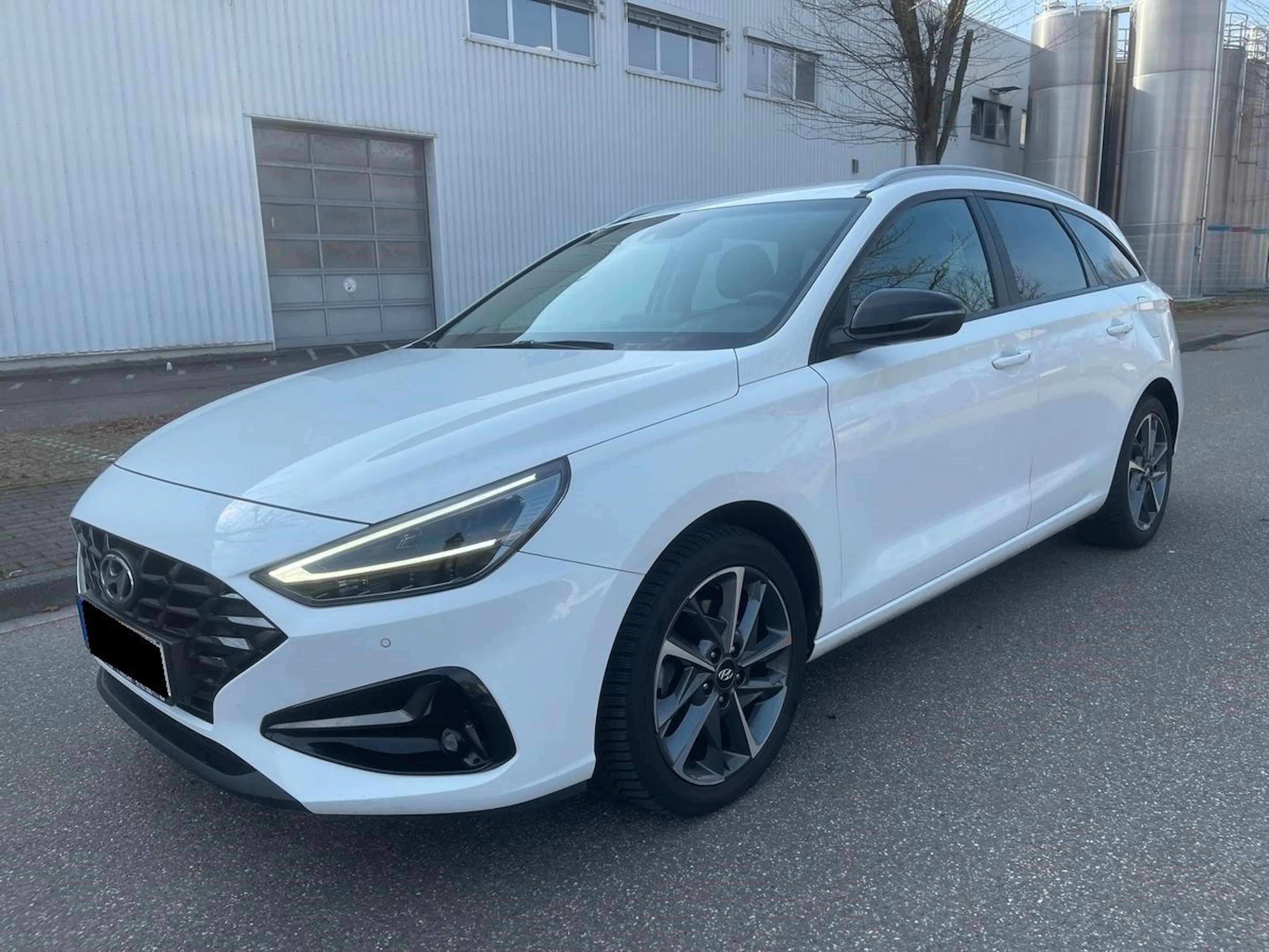 Ein Hyundai i30 beim Händler.