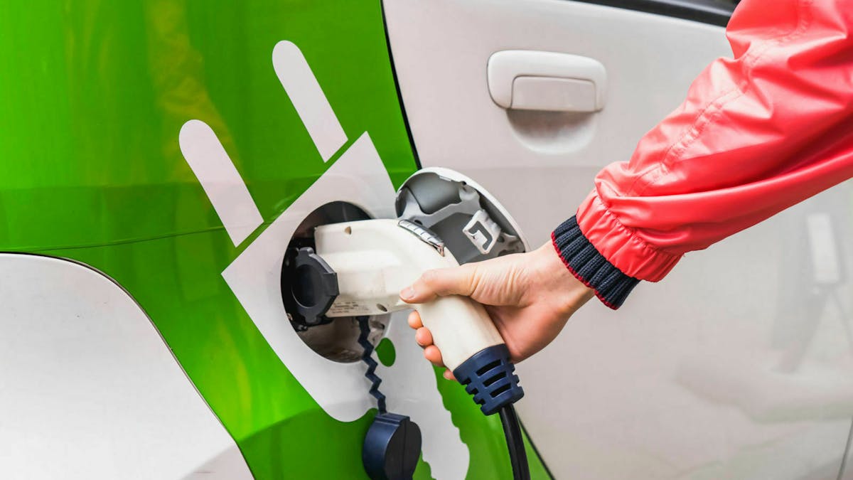Der Strom für Dein Elektroauto sollte idealerweise aus erneuerbaren Energien gewonnen werden.