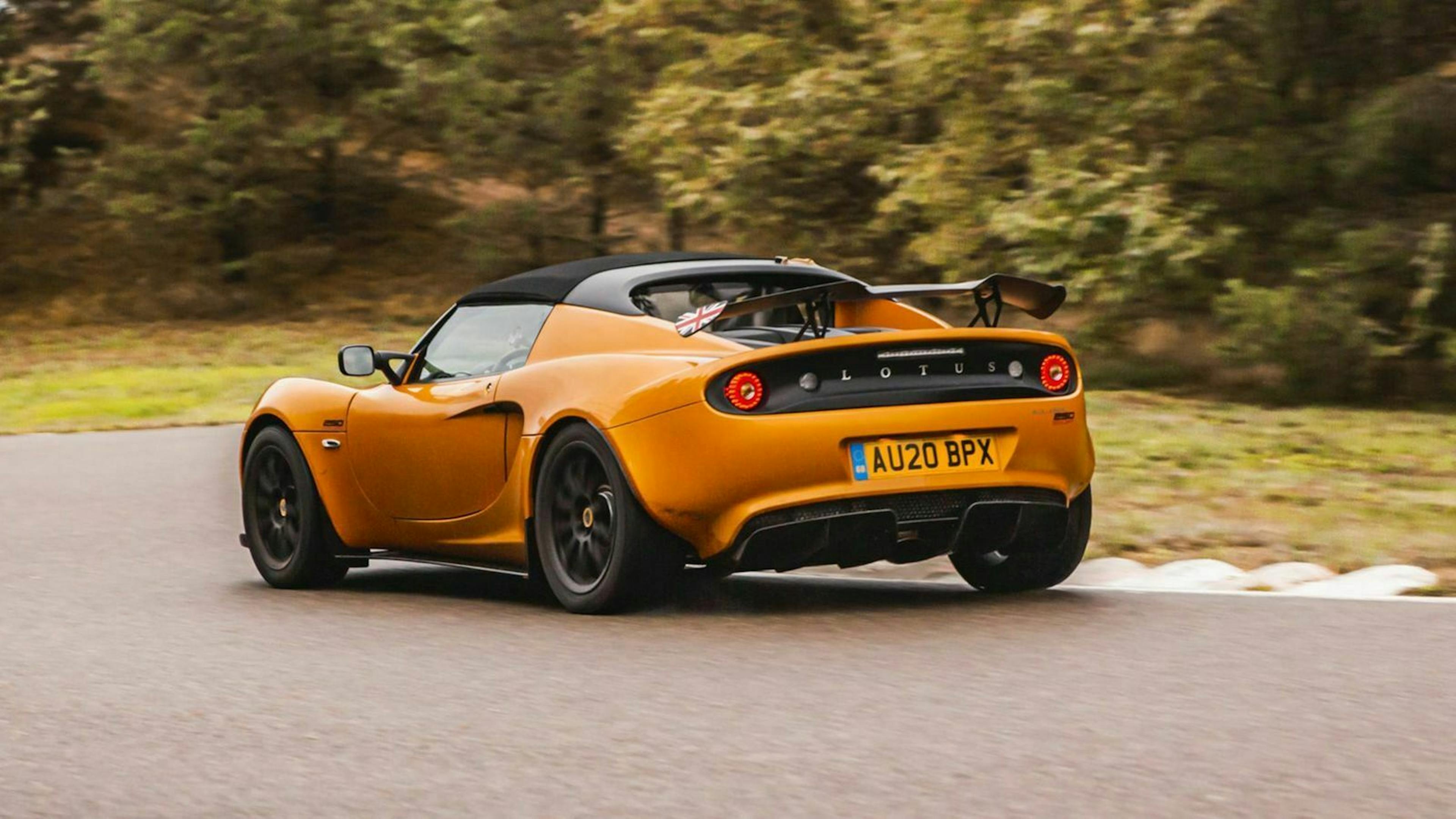 Zu sehen ist der Lotus Elise von hinten