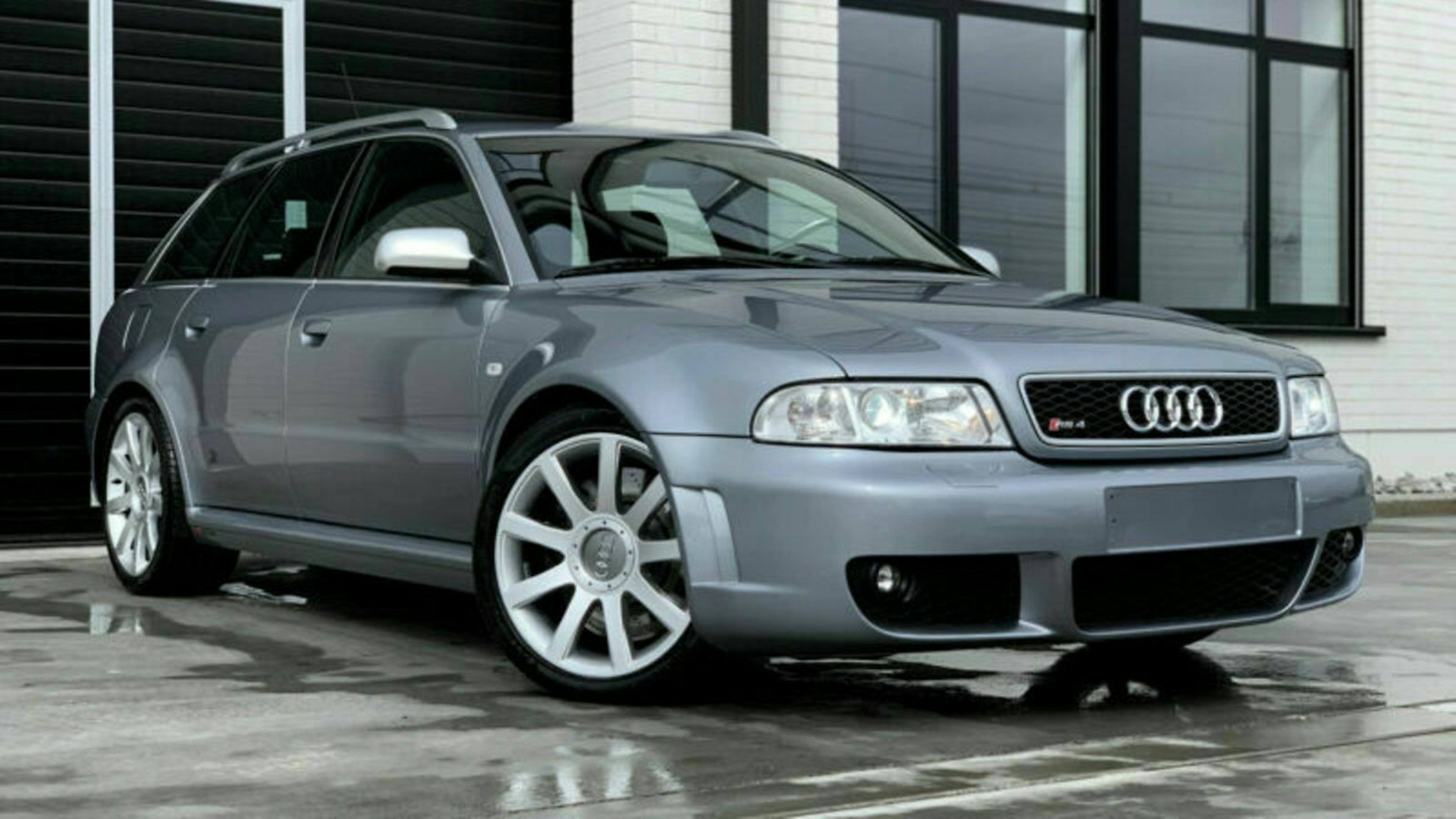 Audi RS4 B5