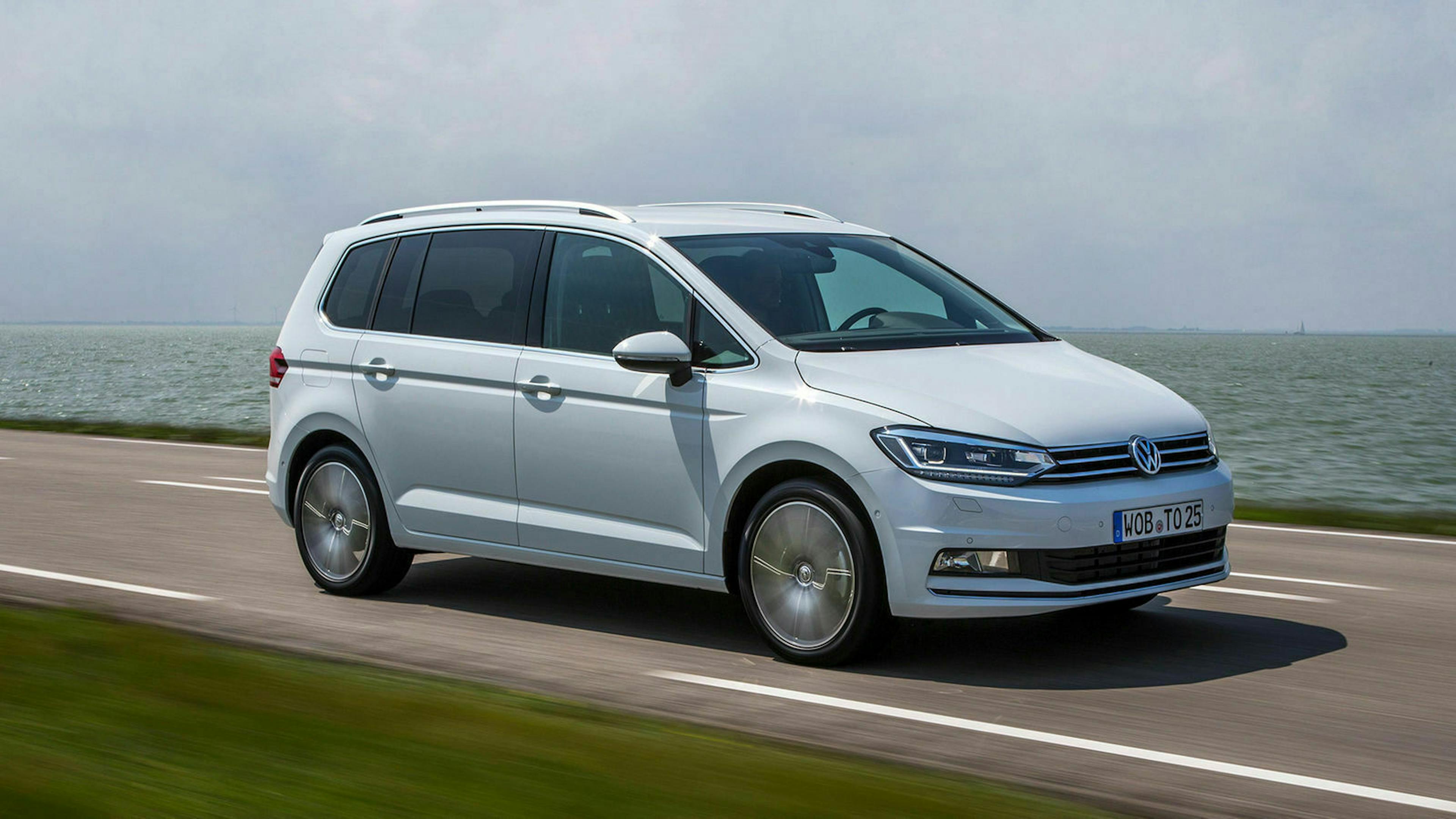 VW Touran Dreiviertel-Frontansicht