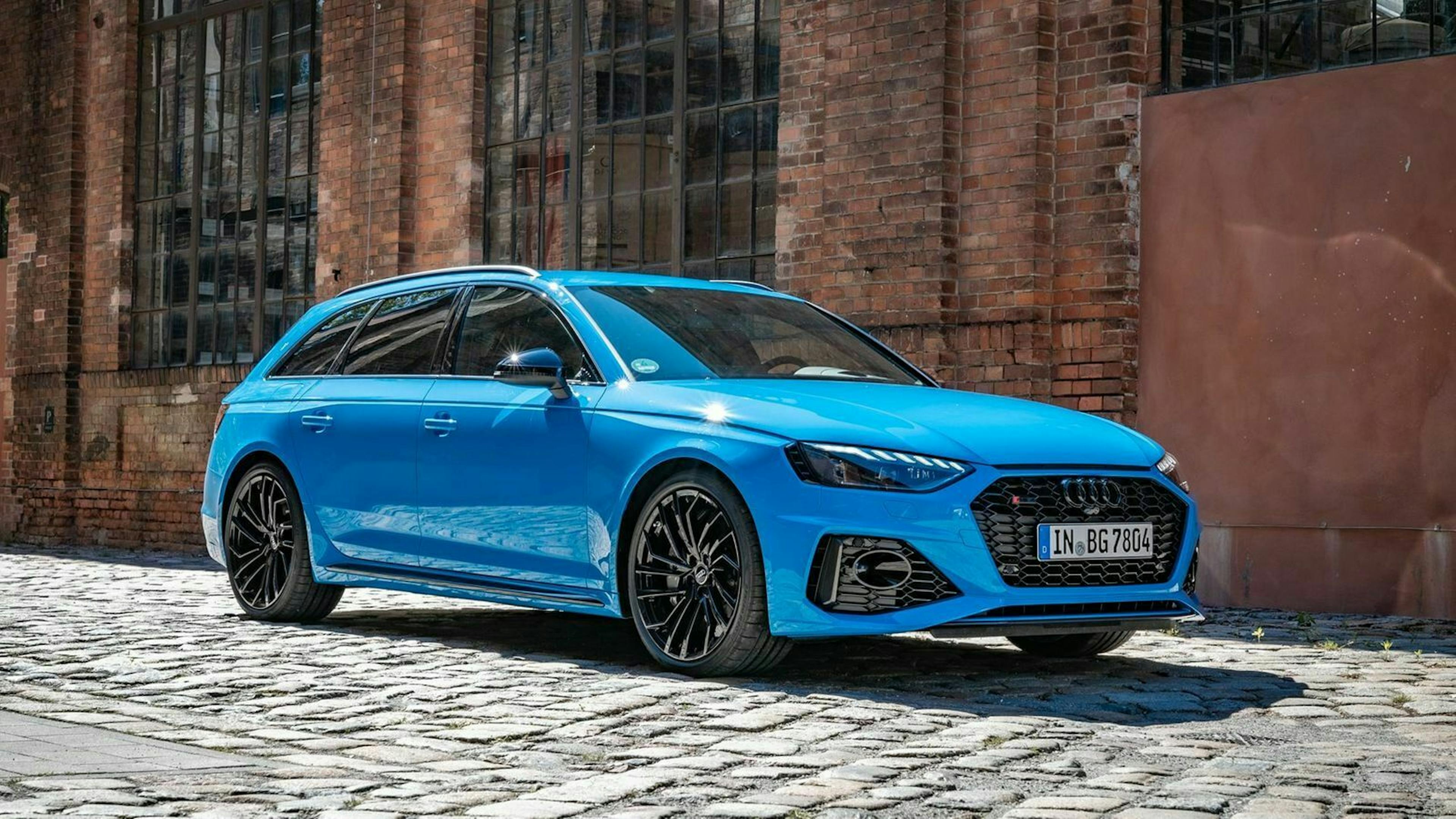 Audi RS4 Dreiviertel-Frontansicht