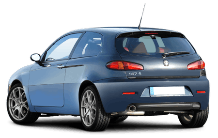 Blauer Kompaktwagen, Heckansicht. Der Wagen hat runde Rückleuchten, eine kurze Antenne und sportliche Felgen.