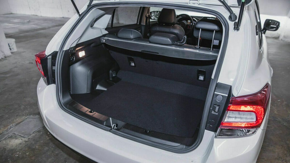 Der Subaru Impreza hat ein Kofferaumvolumen von 385 bis 1.290 Liter, wird jedoch stark von seiner Bauform eingeschränkt