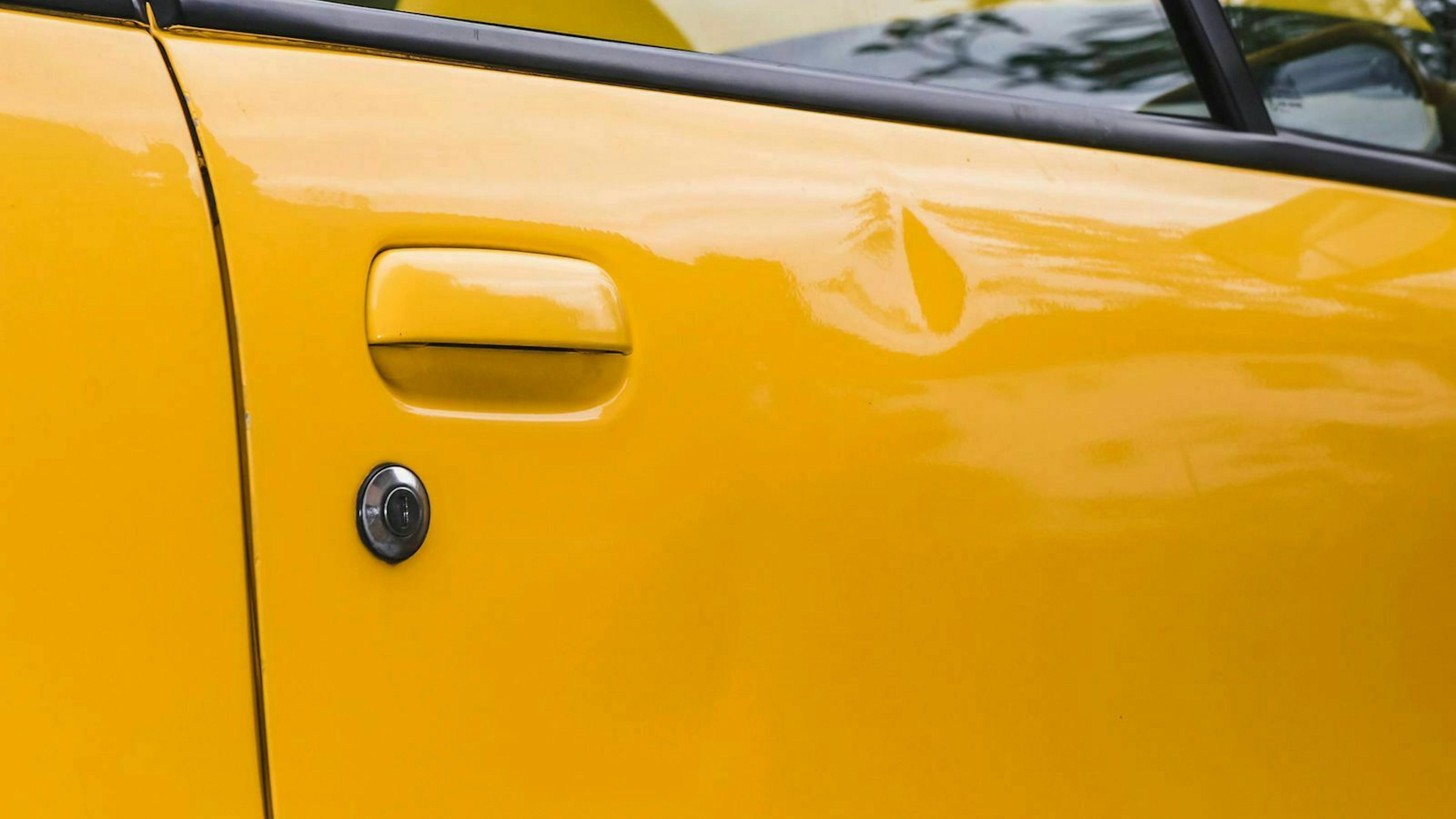 Manche Verkäufer verschweigen dir vor dem Kauf absichtlich Mängel wie Unfallschäden am Gebrauchtwagen. 