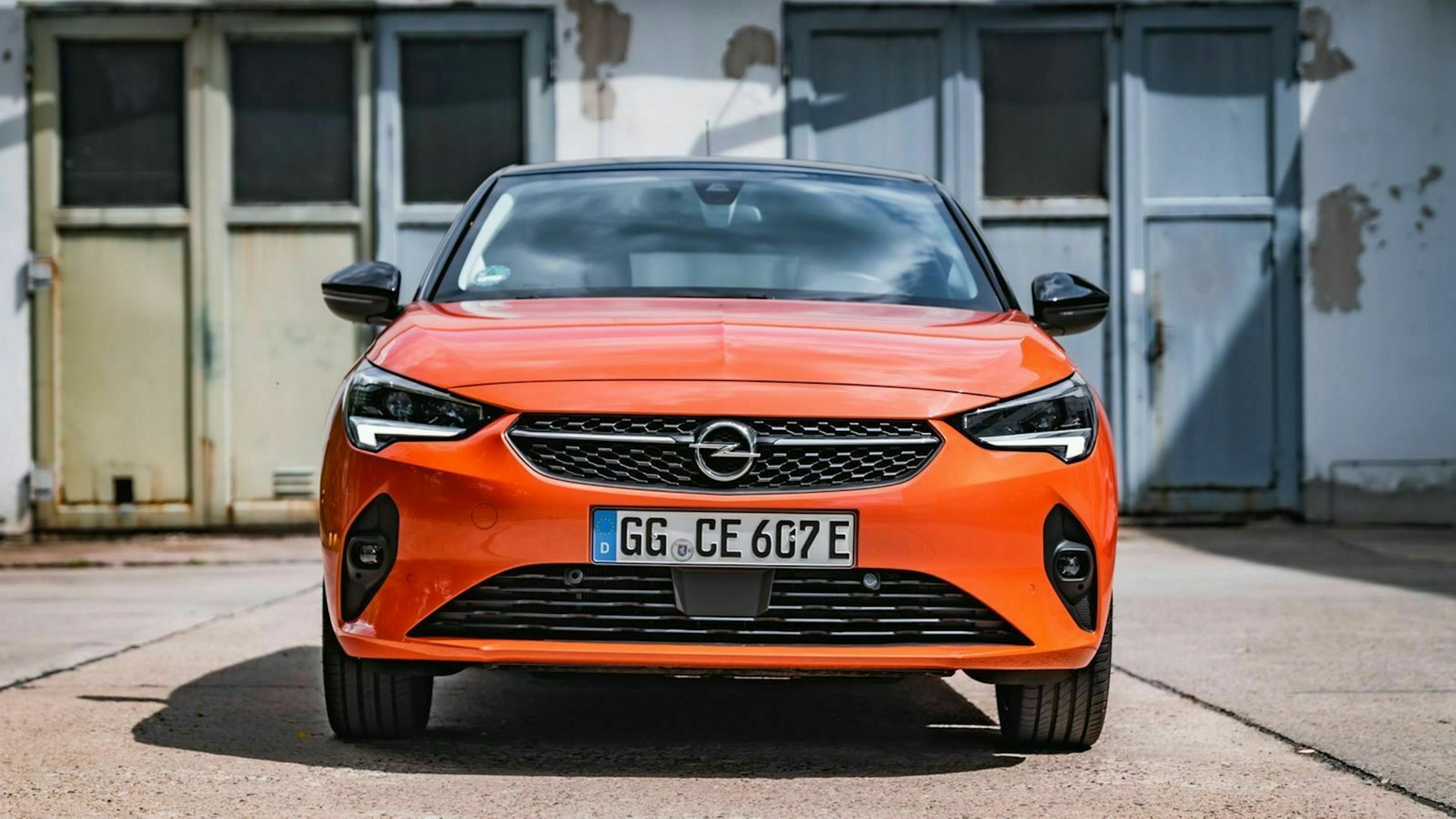 Opel Corsa Frontansicht mit Sicht auf LED-Scheinwerfeer