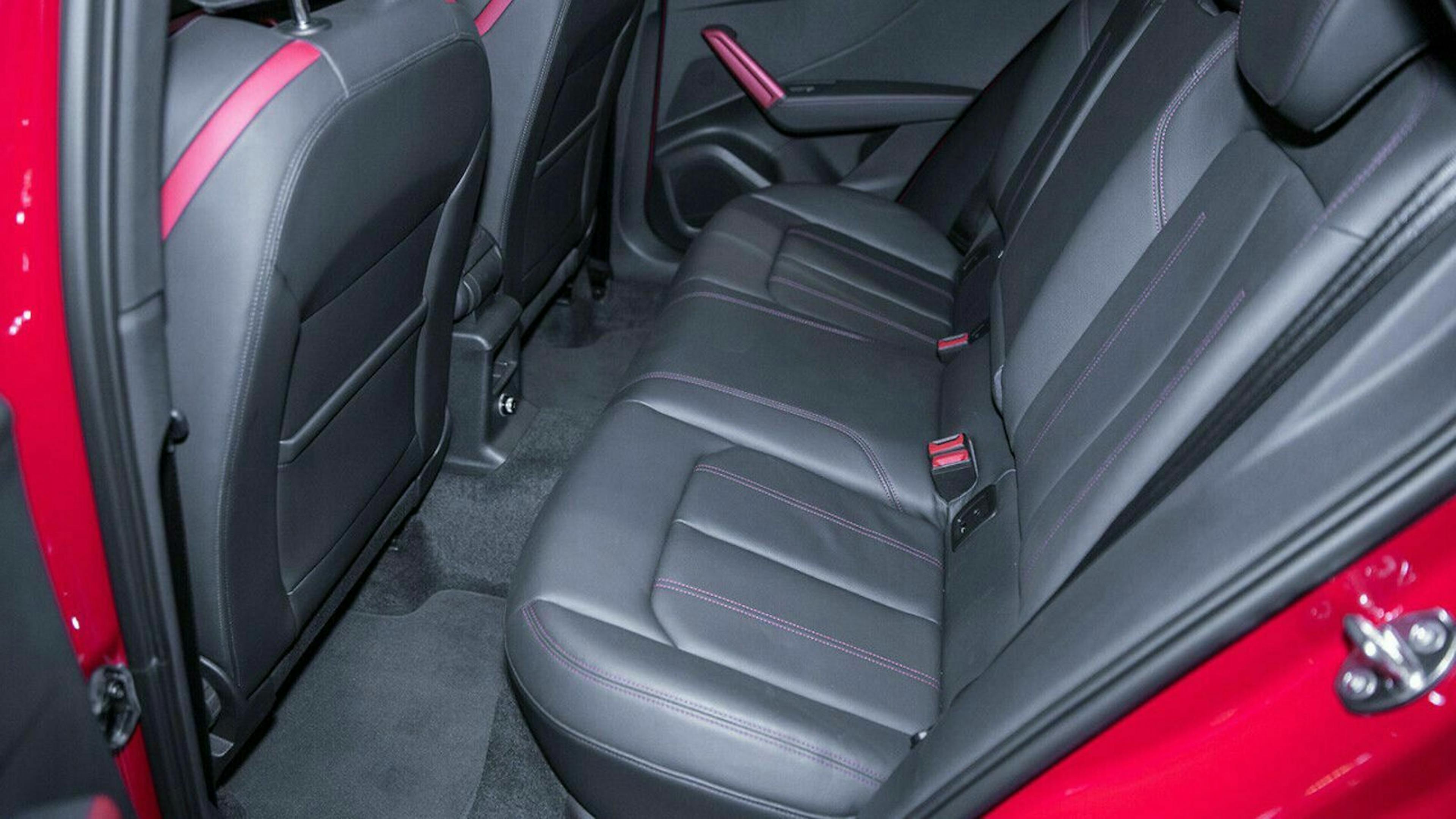 Aufgrund des fehlenden Platzes im Knieraum, sitzen Passagiere im Q2 weniger gut als im A3 Sportback.