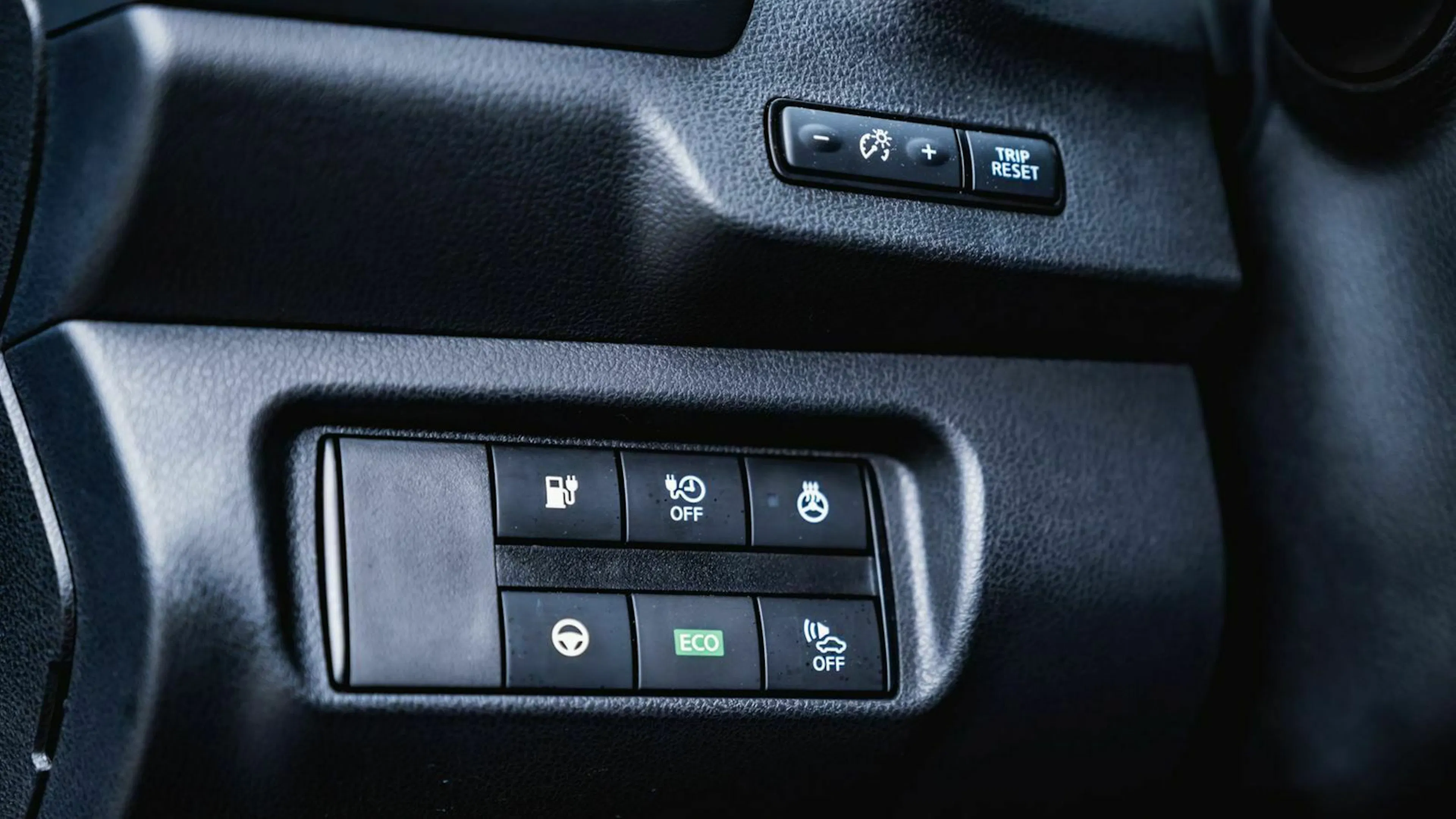 Nissan Leaf FL Detailansicht Assistenzsysteme-Schalter