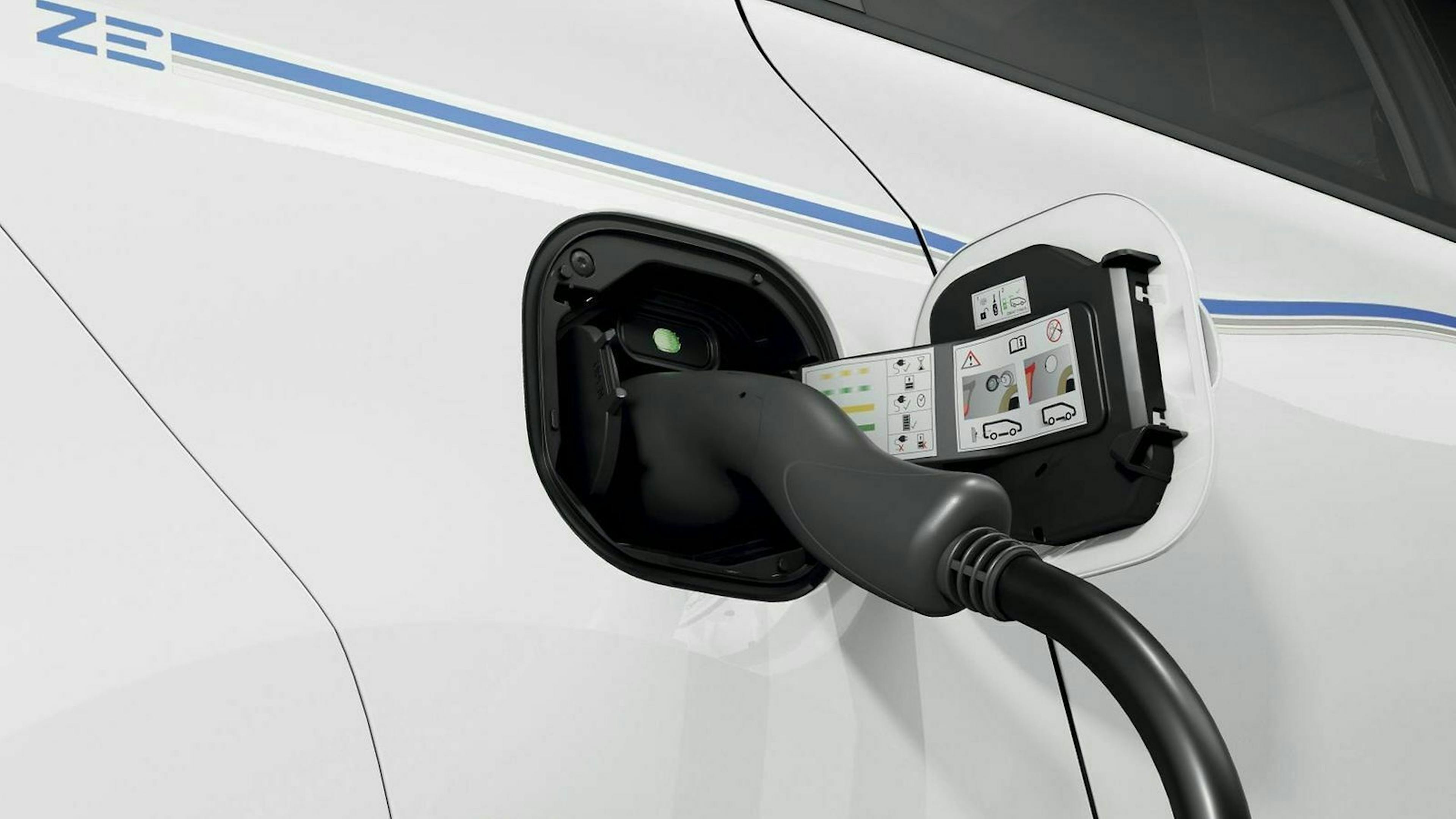 Renault Twingo ZE Ladestecker