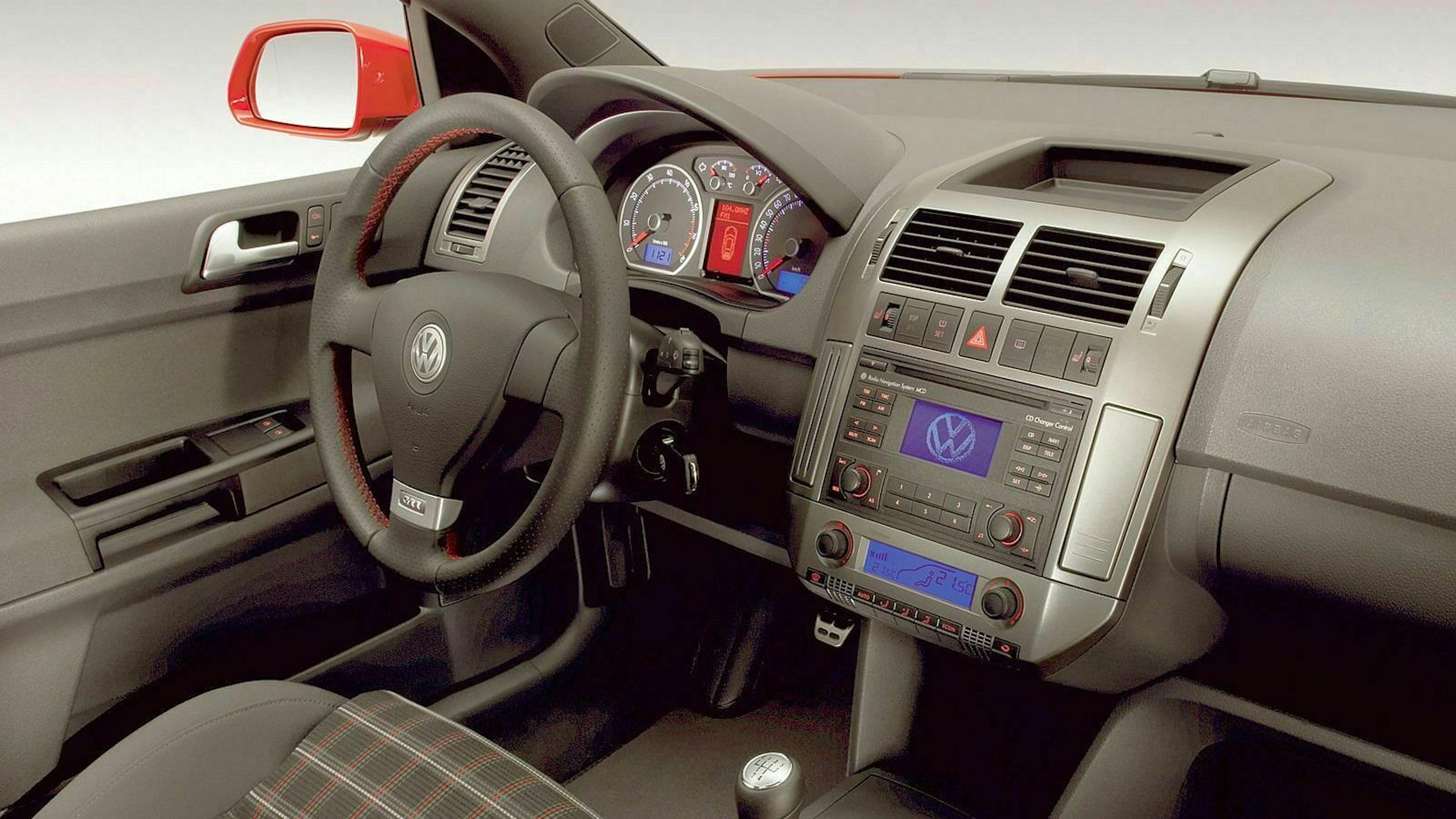 Volkswagen-Polo_GTI-2006-Cockpit