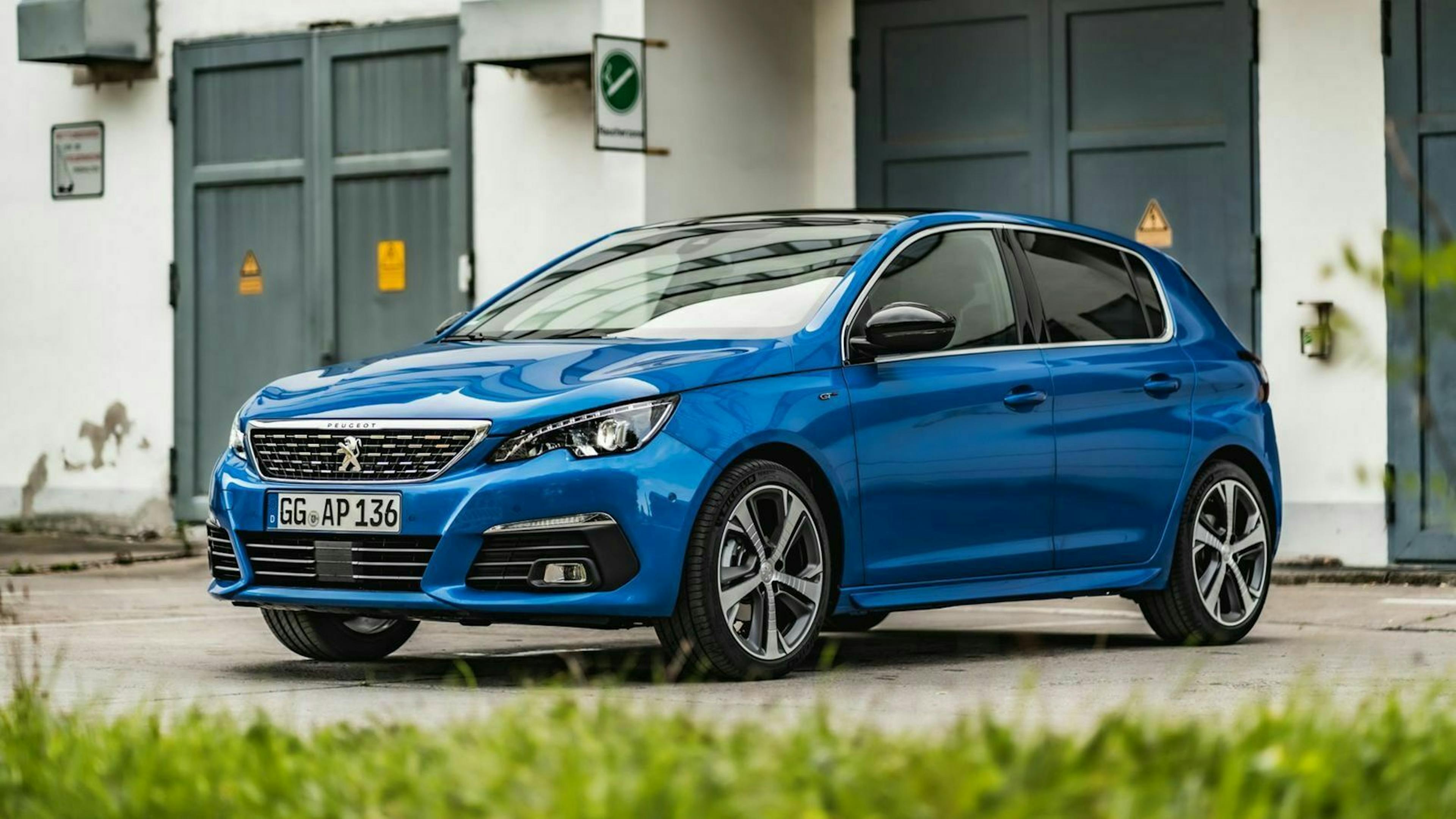 seitliche Frontansicht des Peugeot 308