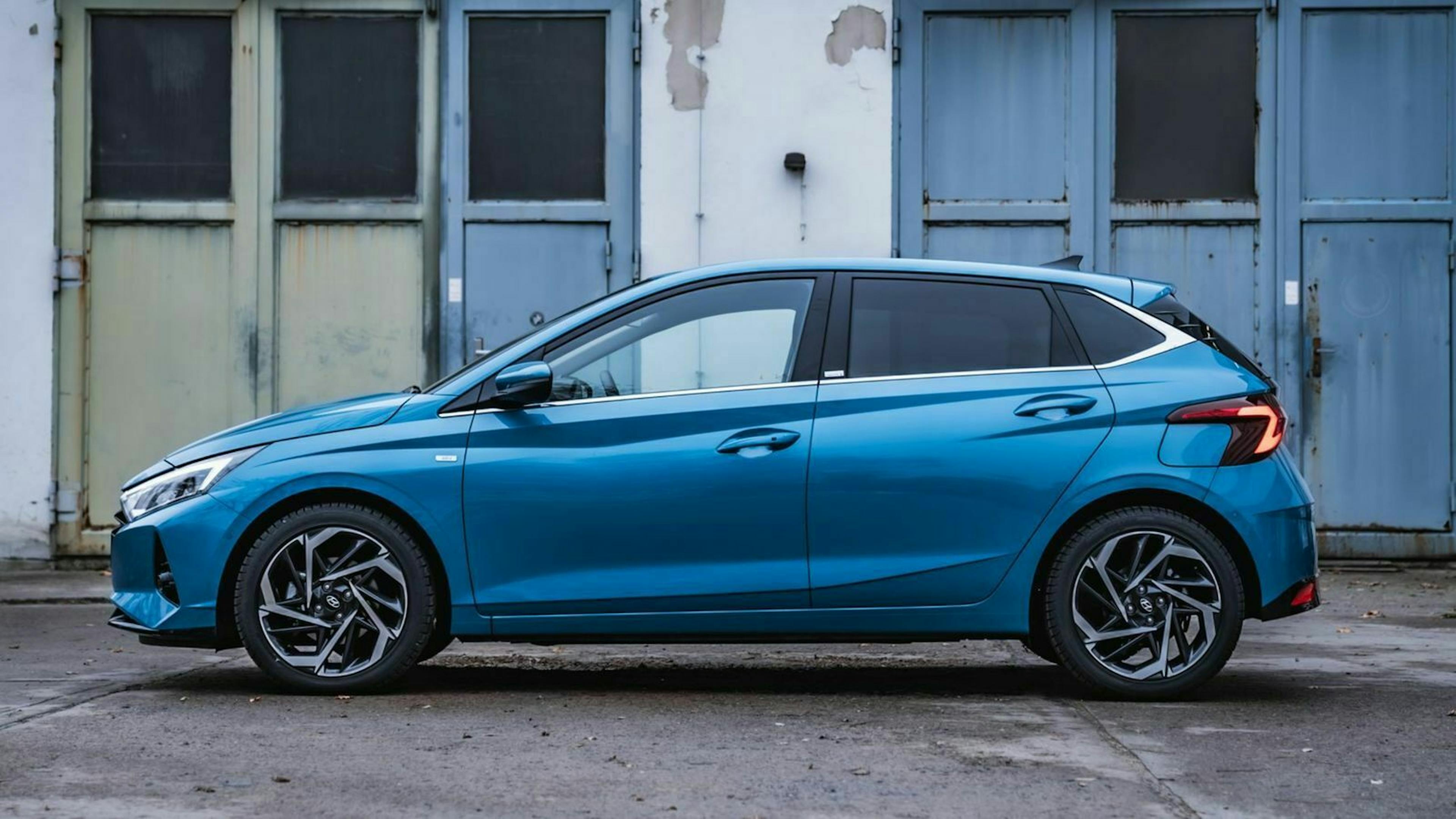 Zu sehen ist der Hyundai i20 2020in seitlicher Position