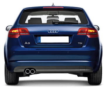 Blauer Audi A3 TDI von hinten, Rücklichter leuchten, Auspuff links unten sichtbar, Kennzeichen unscharf.