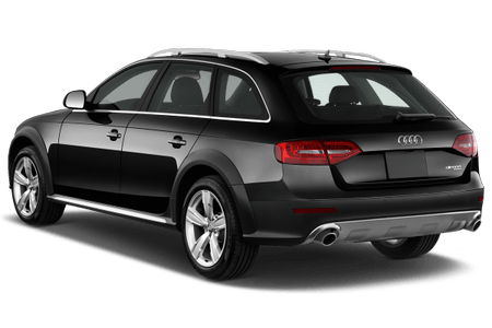 Schwarzer Audi SUV von hinten, seitliche Ansicht. Der Wagen hat sportliche Aluminiumfelgen und eine zweiauspuffige Auspuffanlage.