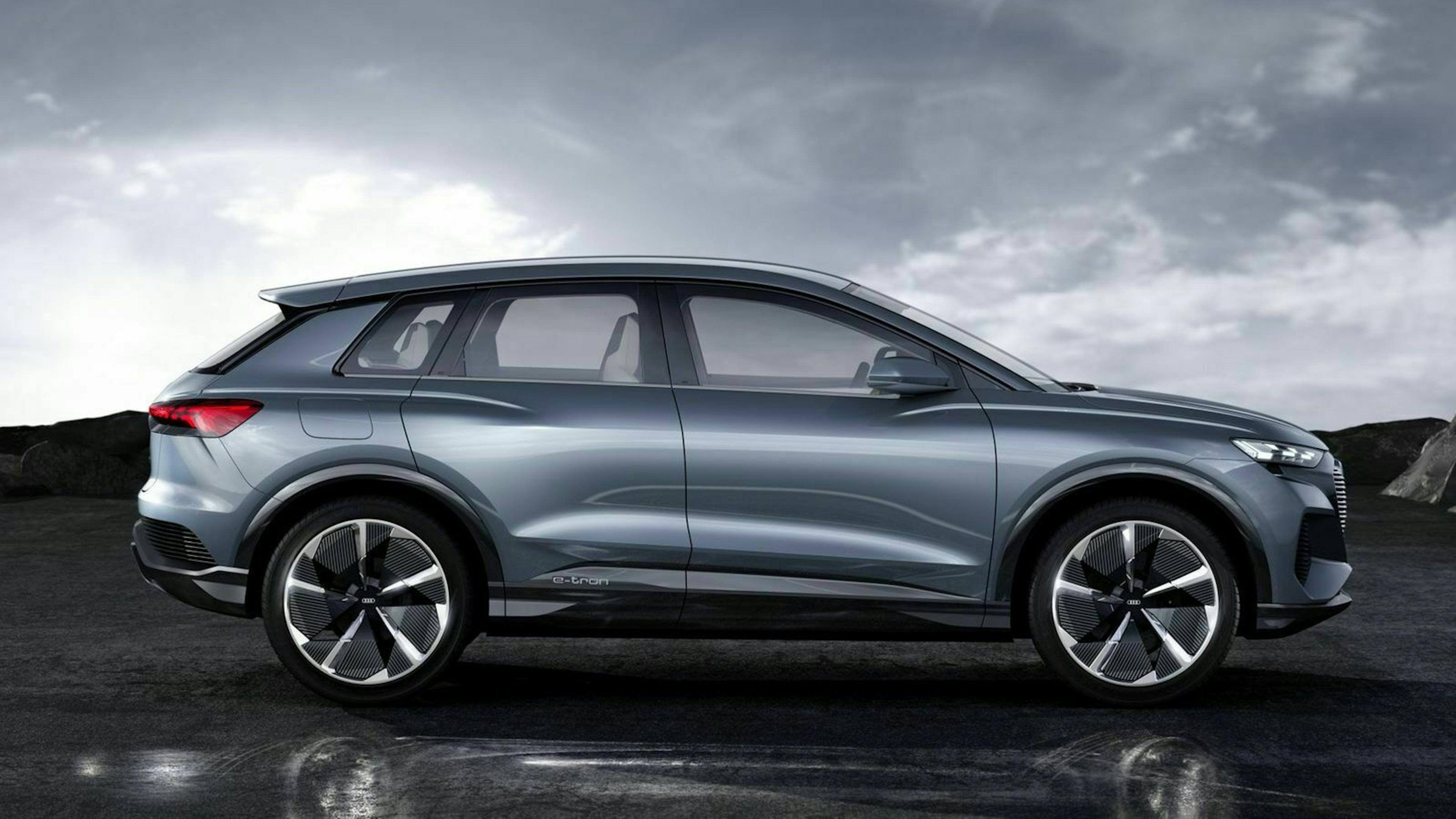Audi Q4 E-Tron (2021) Neuvorstellung stehend in der Seitenansicht