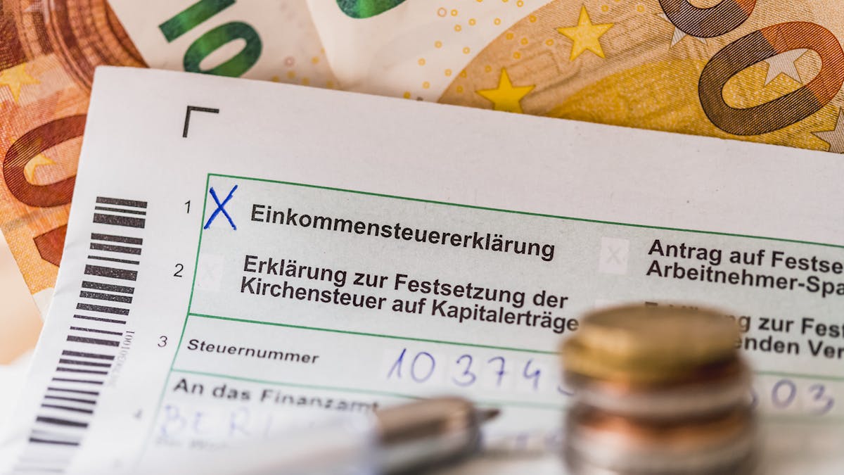 Nahaufnahme eines Vordrucks für die Steuererklärung.