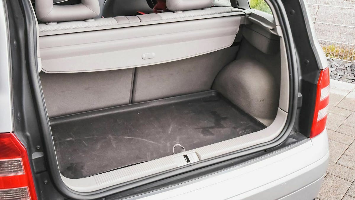 Wenn Du Dein Auto verkaufst, räume es einmal komplett leer - wertvolle Sachen werden häufiger "mitverkauft", als Du denkst