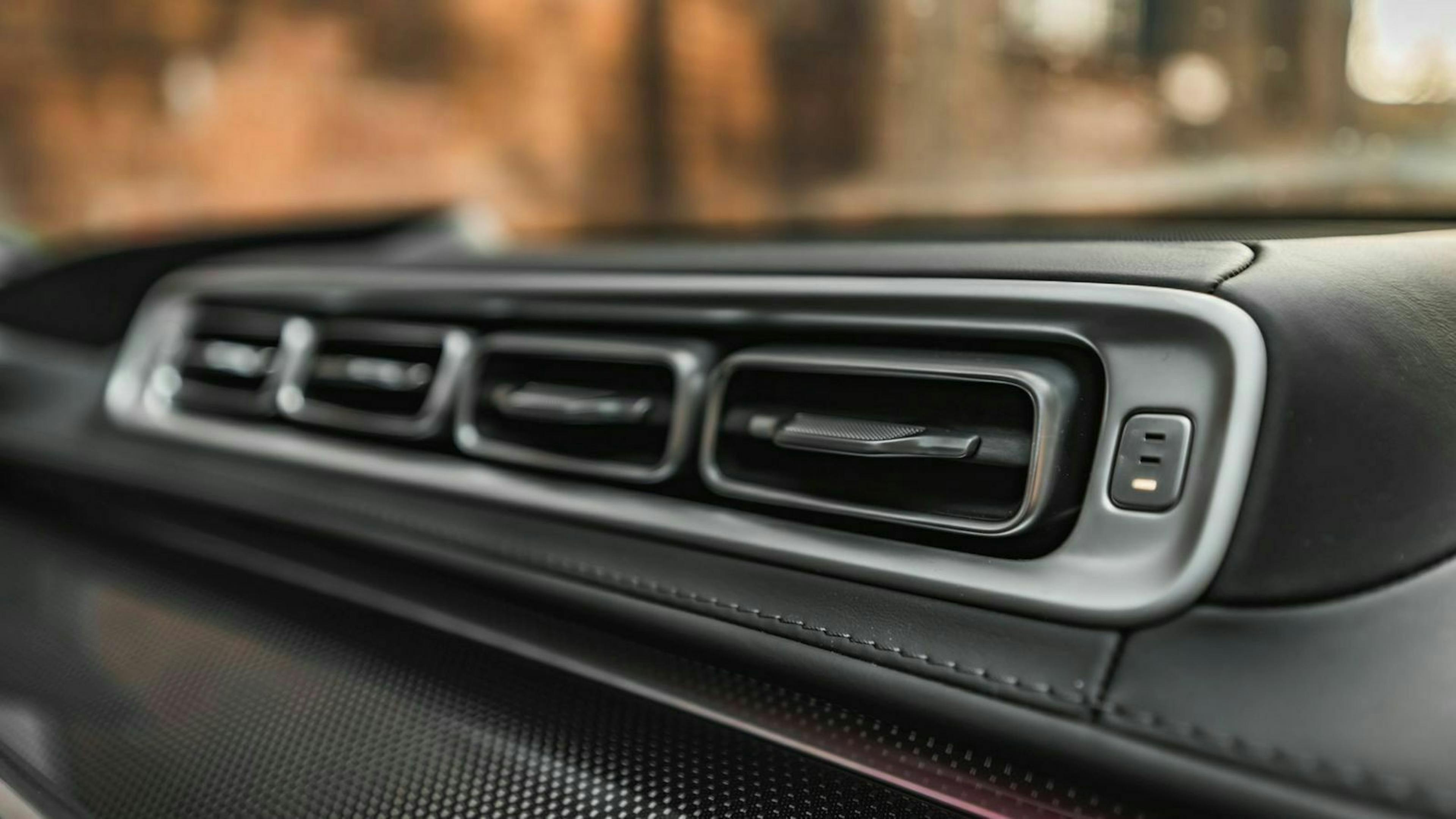 Zu sehen ist die Klimaanlage der Mercedes_S-Klasse 2020