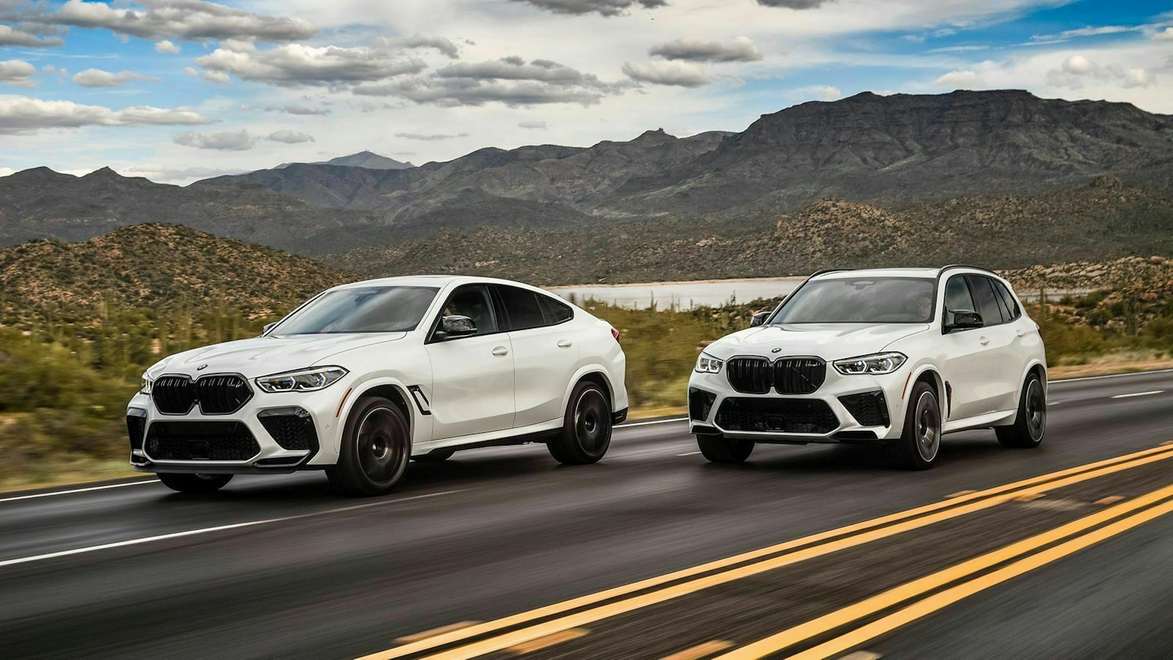 Zu sehen sind der BMW X6 M (links) und der BMW X5 M (rechts)