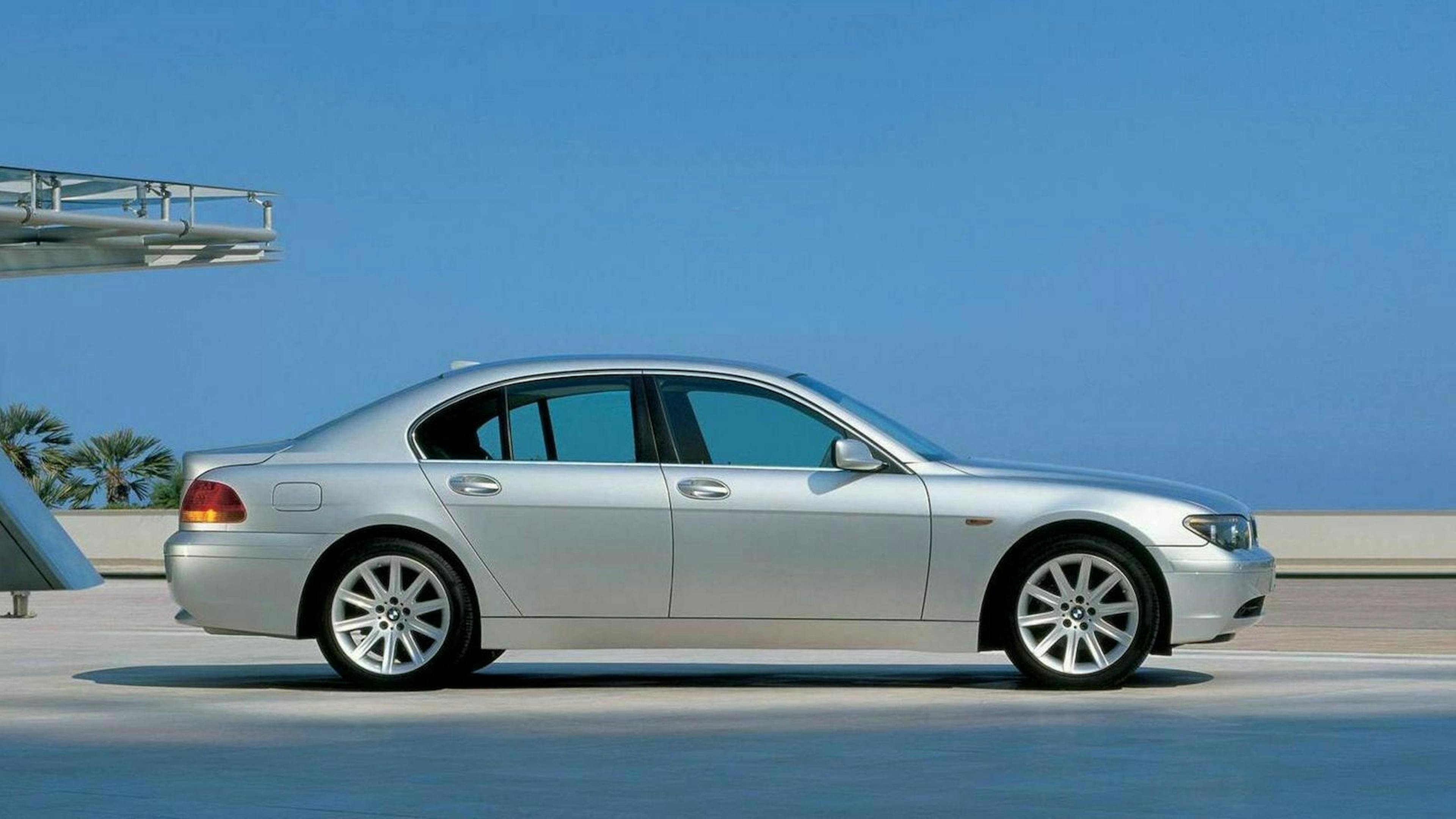 Der BMW 7er E65 in Seitenansicht