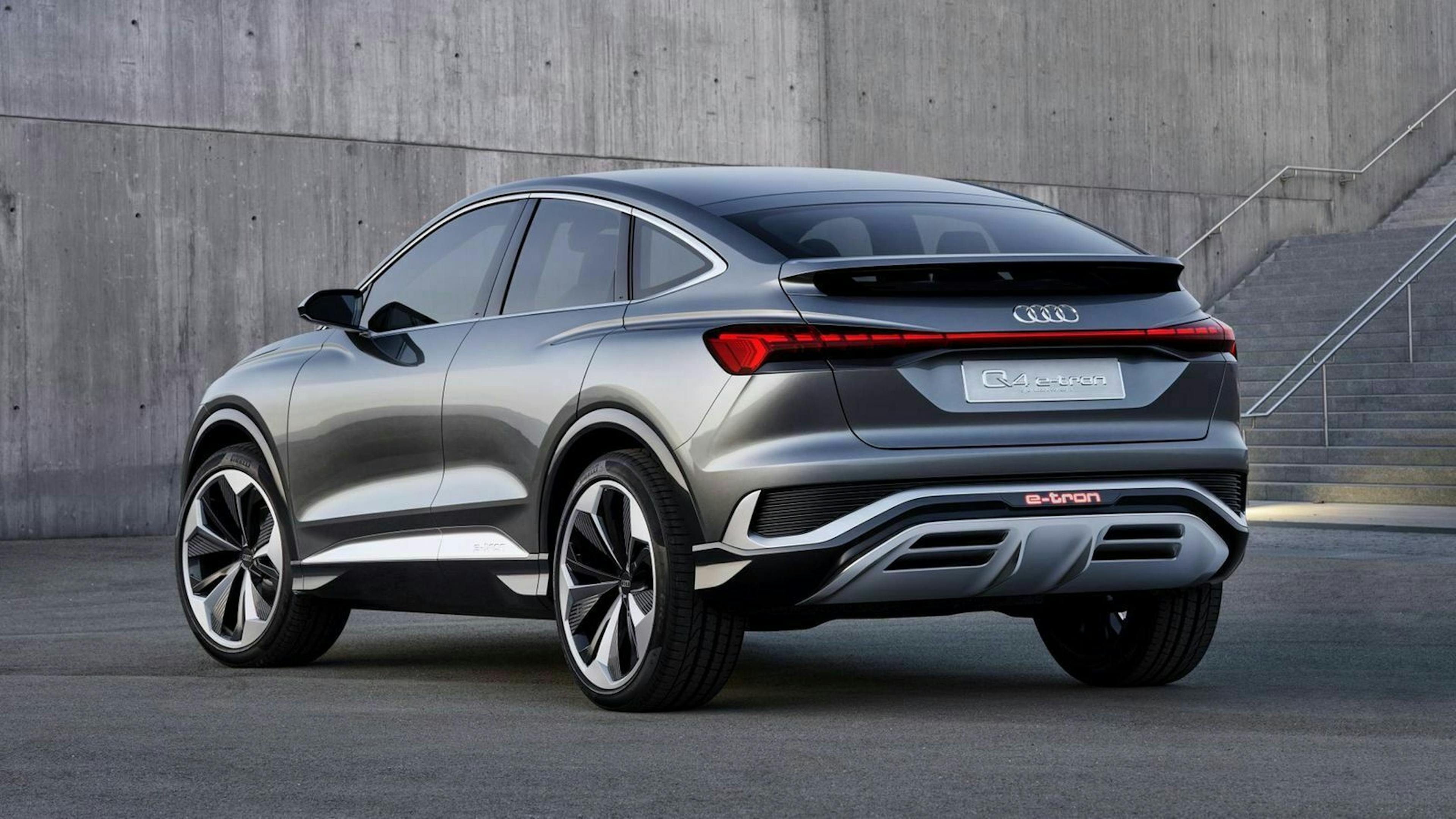 Audi Q4 E-Tron (2021) Neuvorstellung stehend in Heckansicht