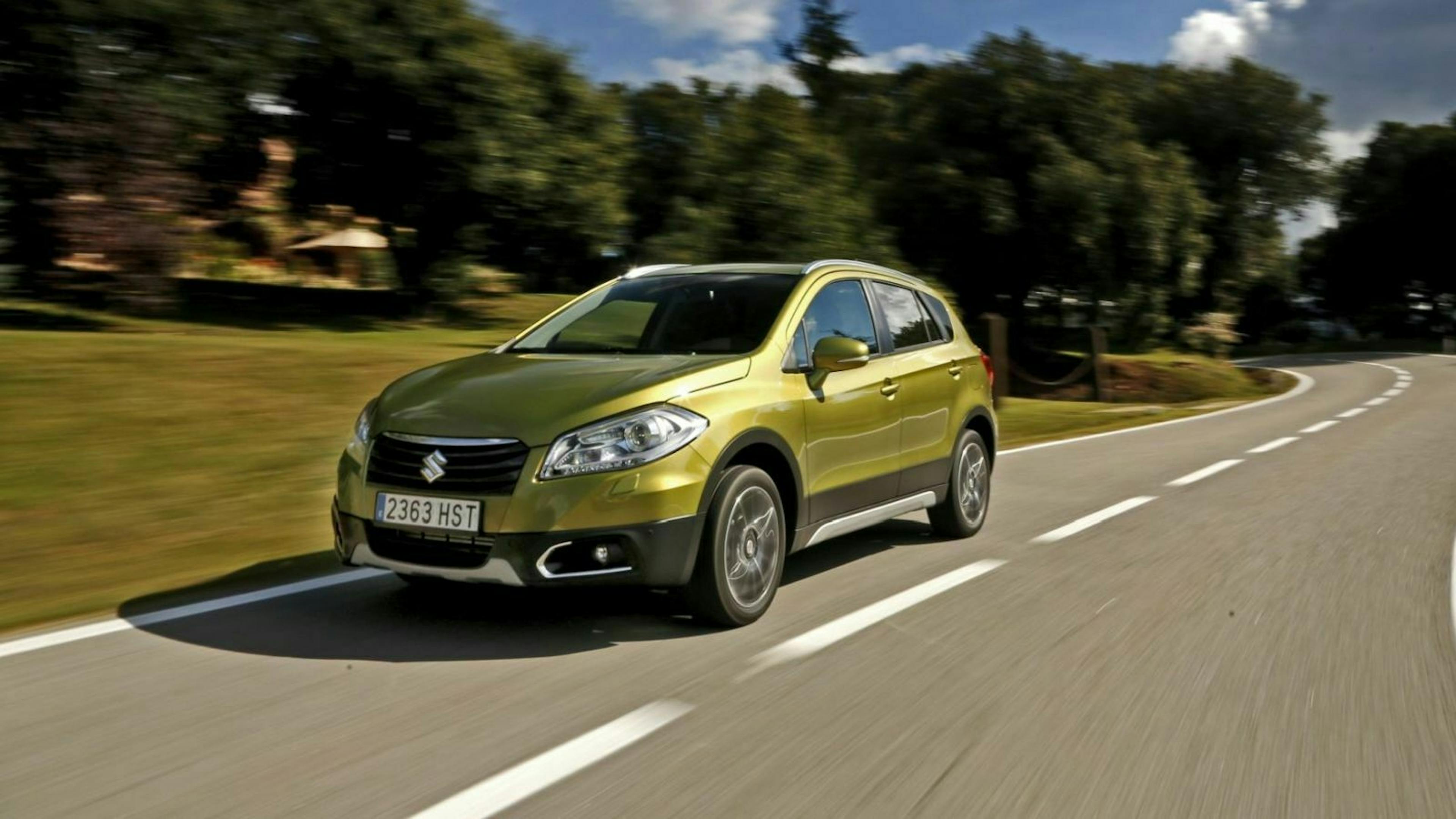 Zu sehen ist der Suzuki SX4 Cross von vorne