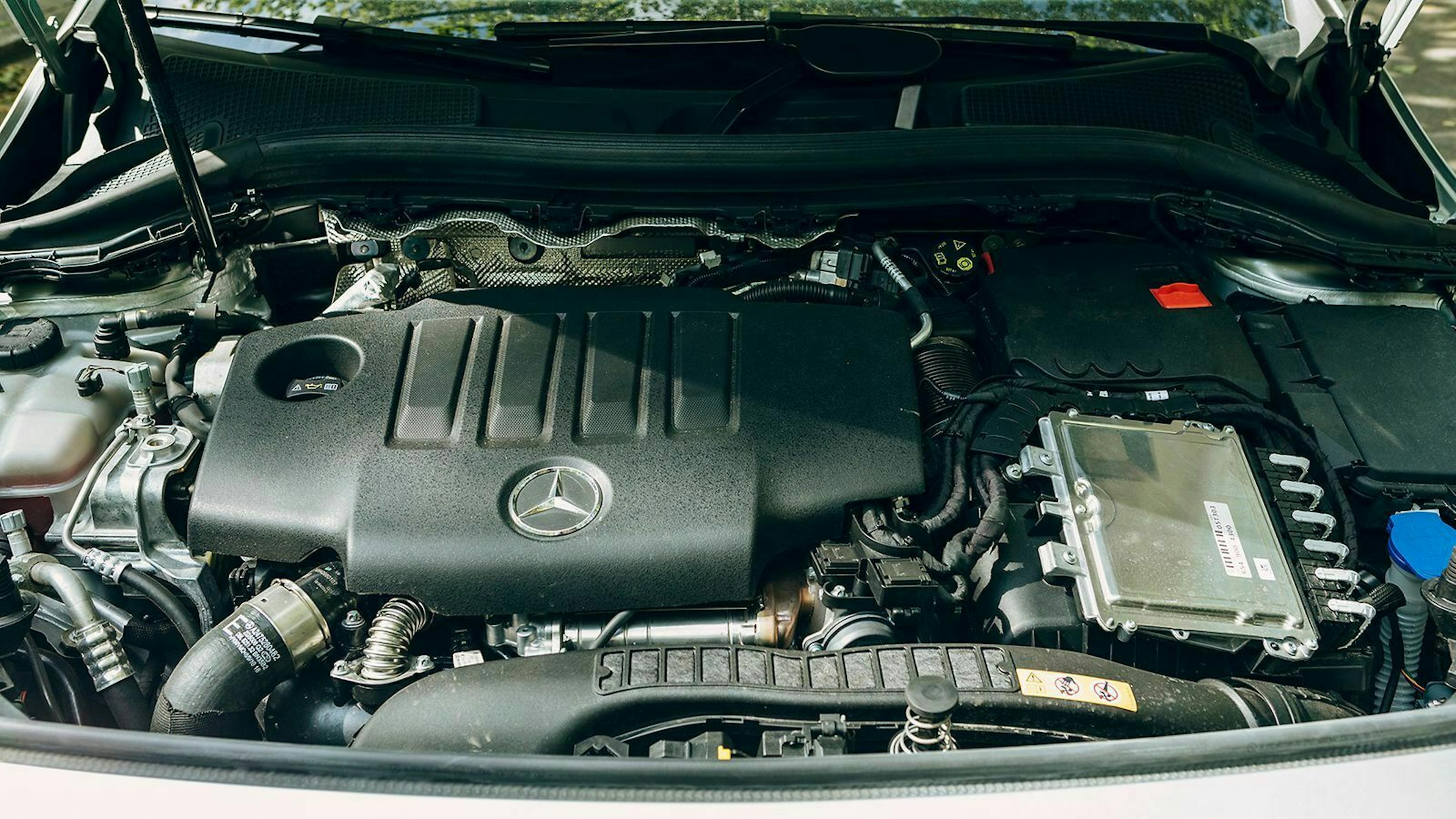 Mercedes B-Klasse: Motorraum