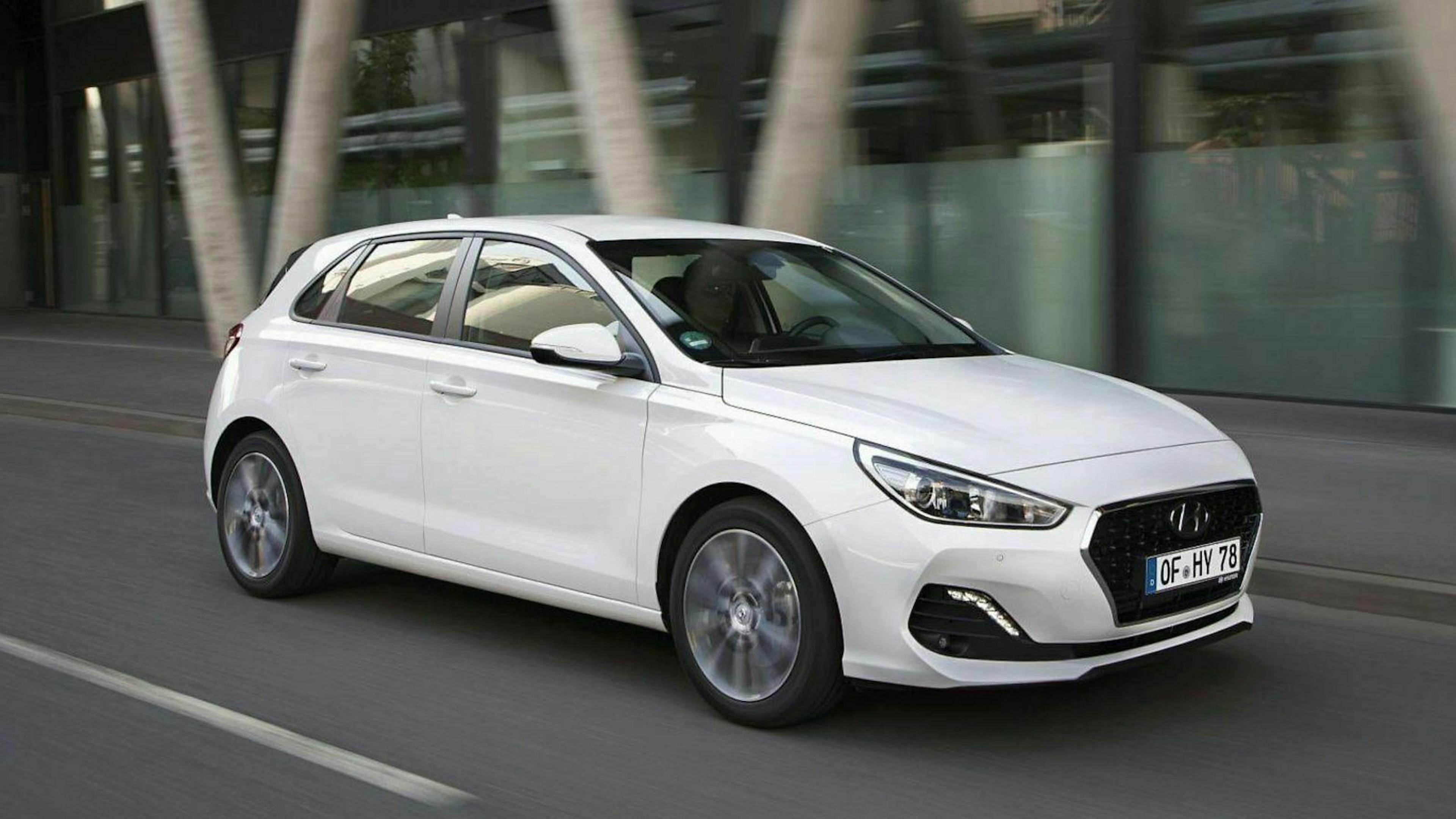 Hyundai i30 dreiviertel-frontansicht