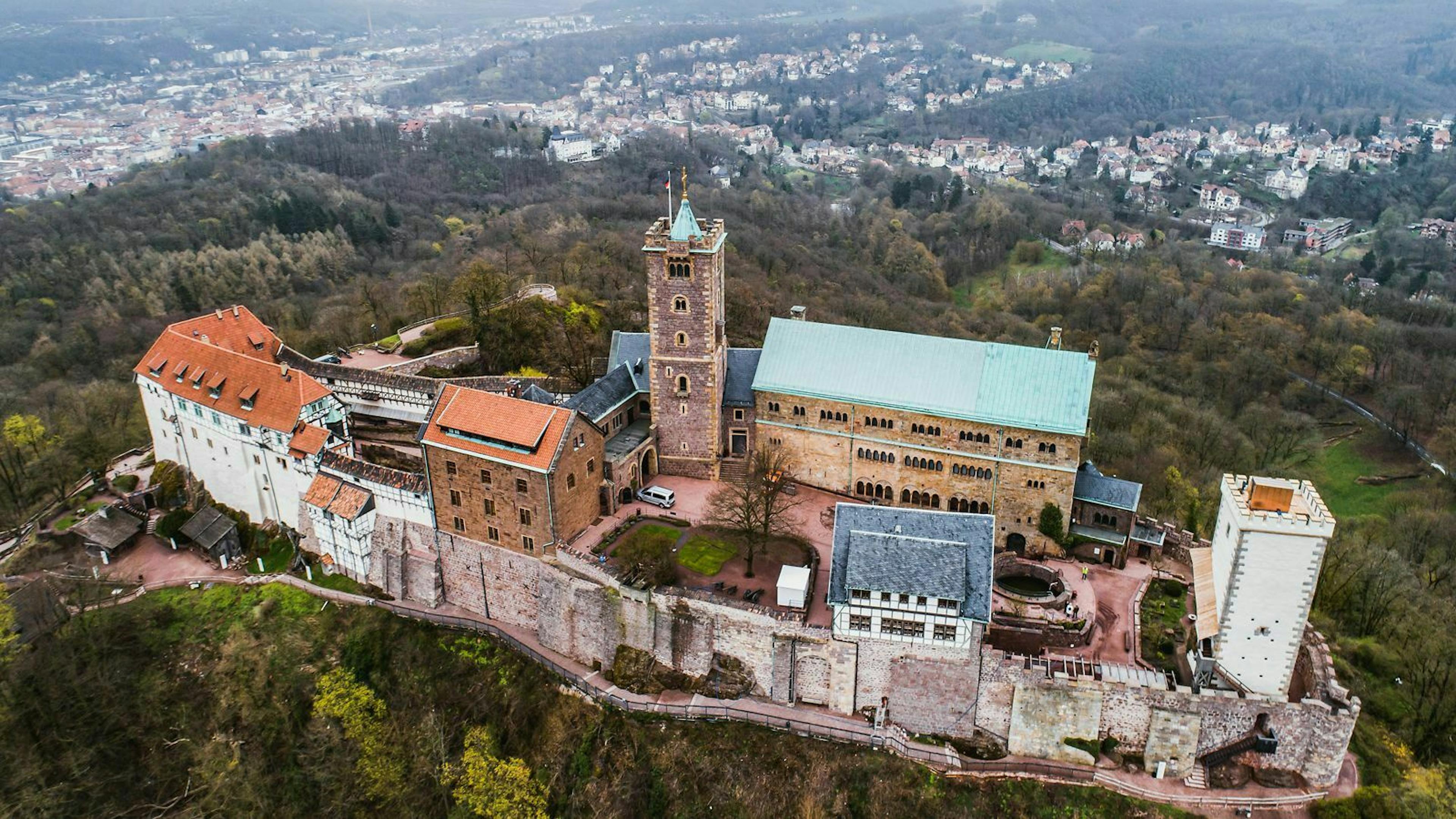 Dresden und sein Umland bieten sich als Ausflugsziel an. Zum Beispiel mit der Wartburg als geschichtsträchtigen Ort